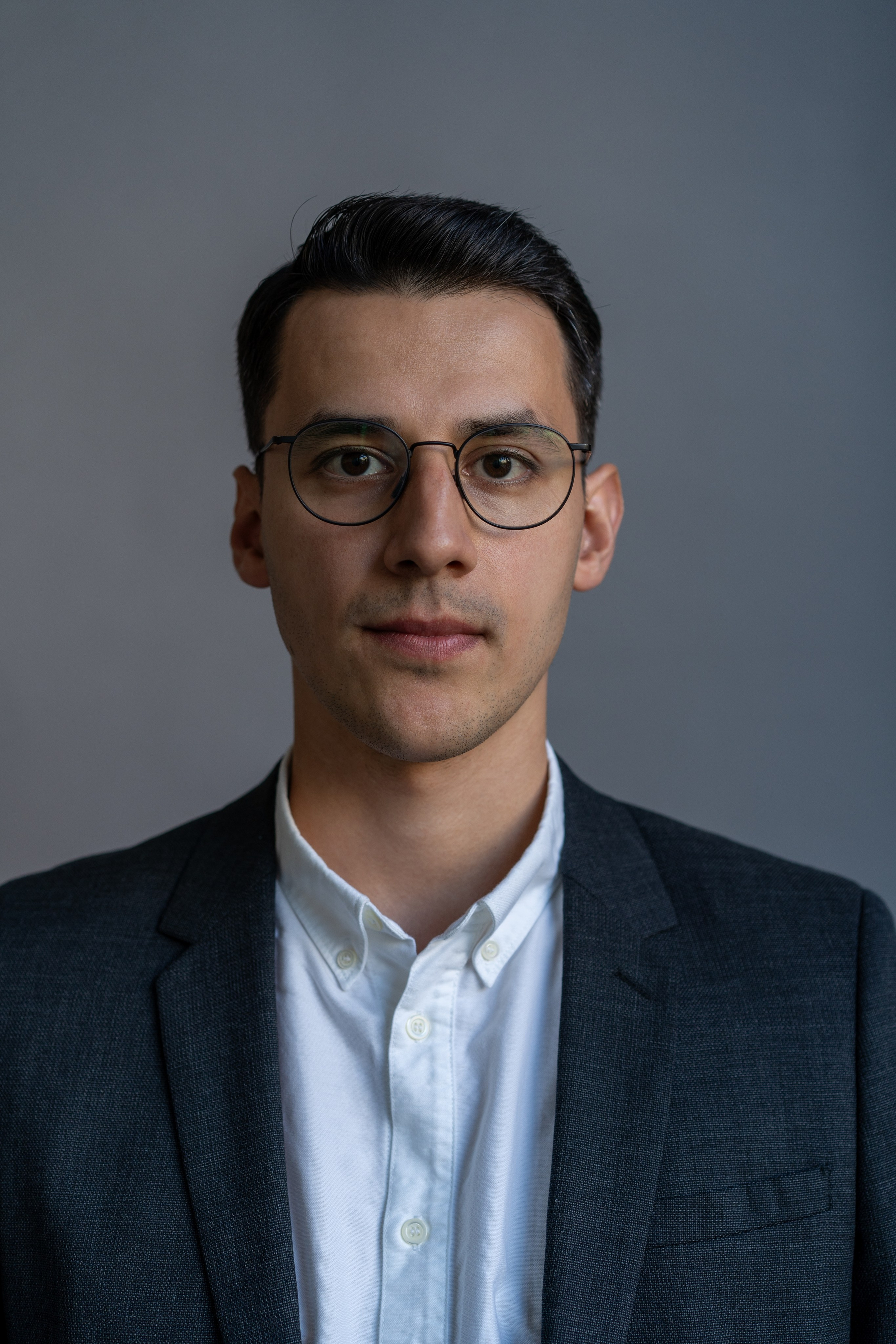 Студийный деловой портрет. Фотограф Елизавета Потешкина