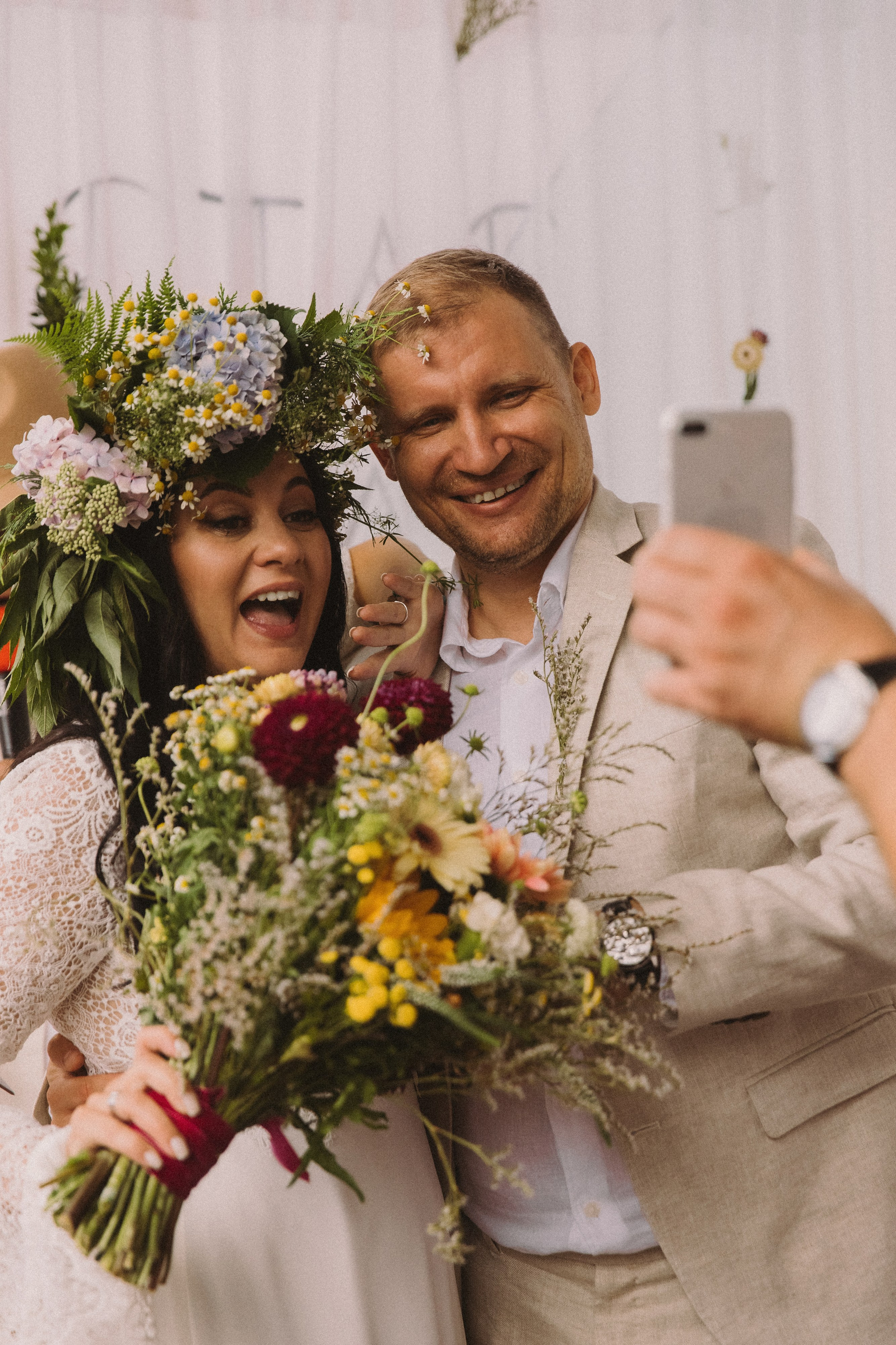 Репортажная фотосессия свадебной вечеринки в Красной поляне. Свадебный, репортажный и портретный фотограф Сочи, Краснодар. Александра Зайцева