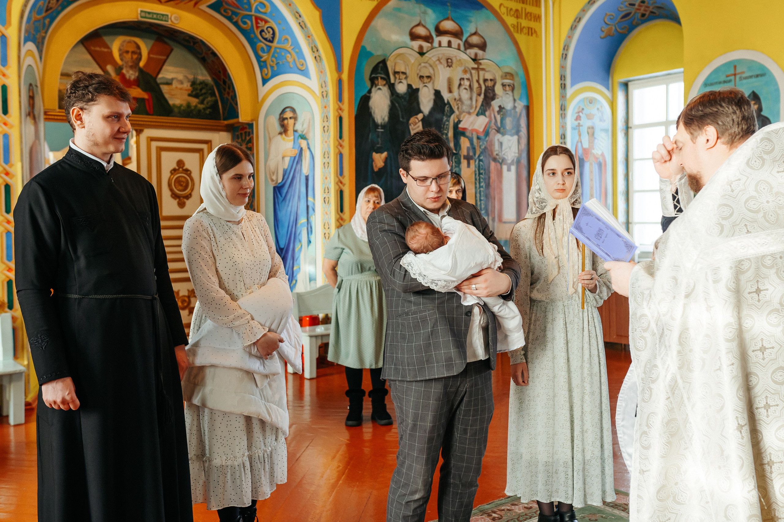 Фотосъемка крещения. Фотограф Ким Наталья в Красноярске