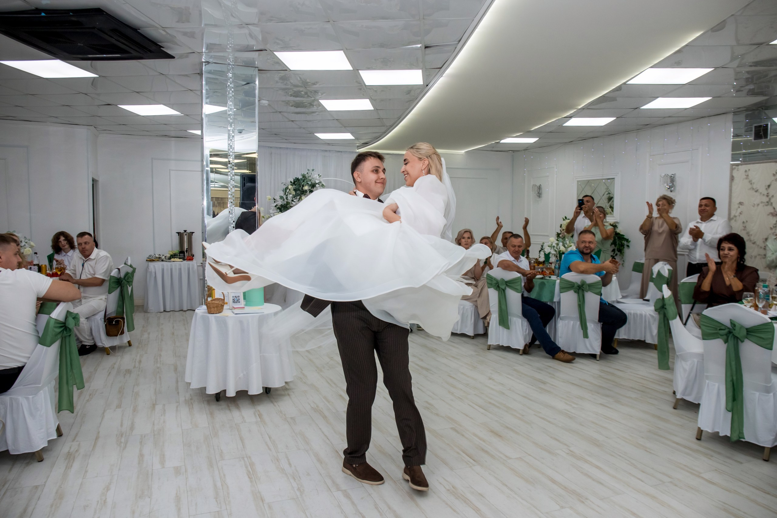 Свадебный фоторепортаж. Ведущая праздничных мероприятий г. Новосибирска