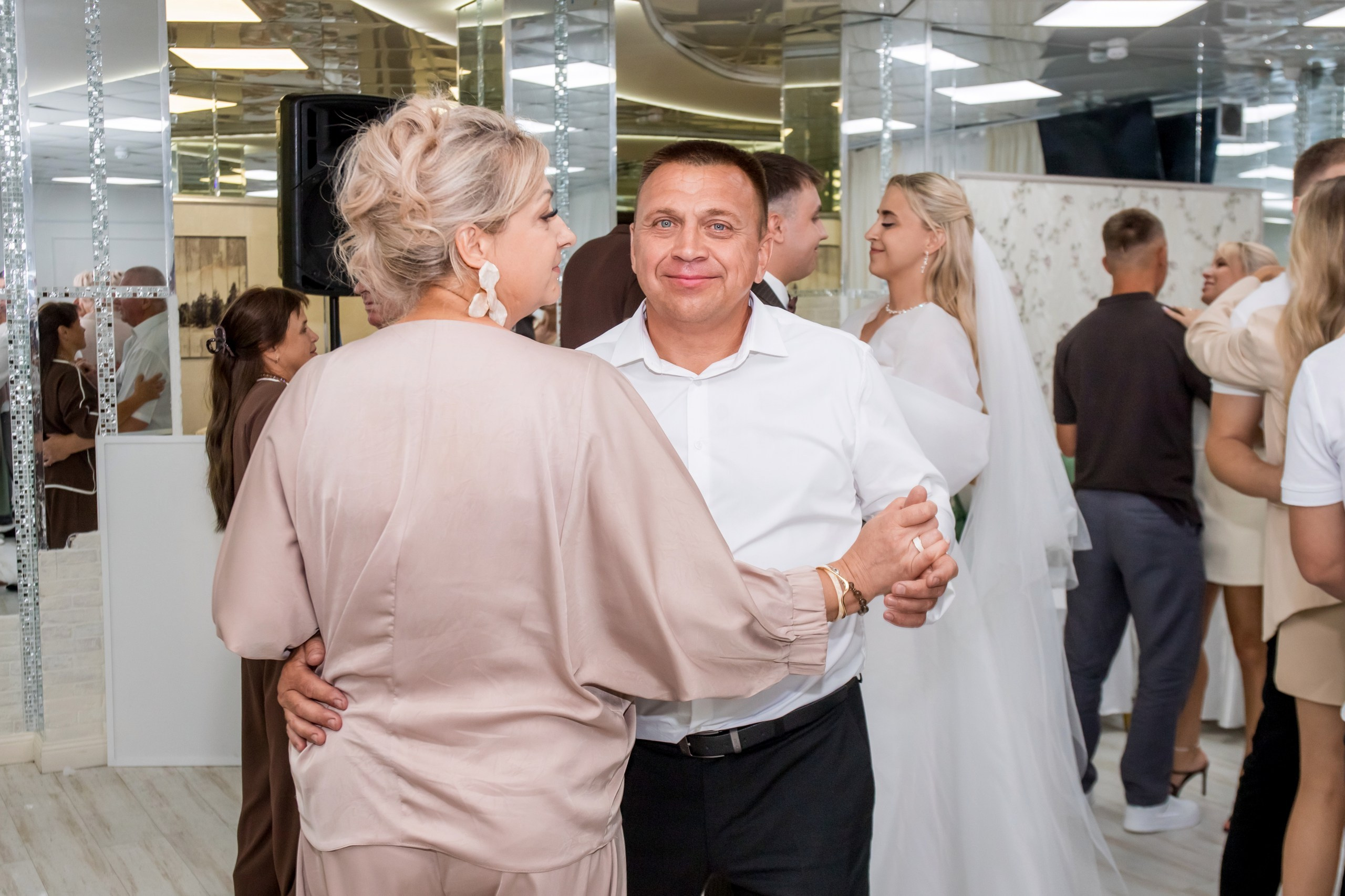 Свадебный фоторепортаж. Ведущая праздничных мероприятий г. Новосибирска