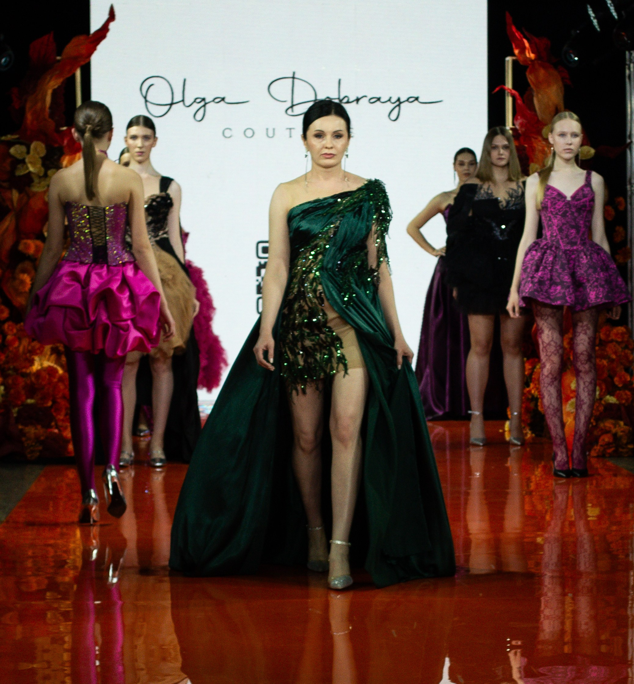 Показ Volga Fashion Week 2025. Victoria Radjevna Репортажный Фотограф — Видеограф Москва • Санкт-Петербург