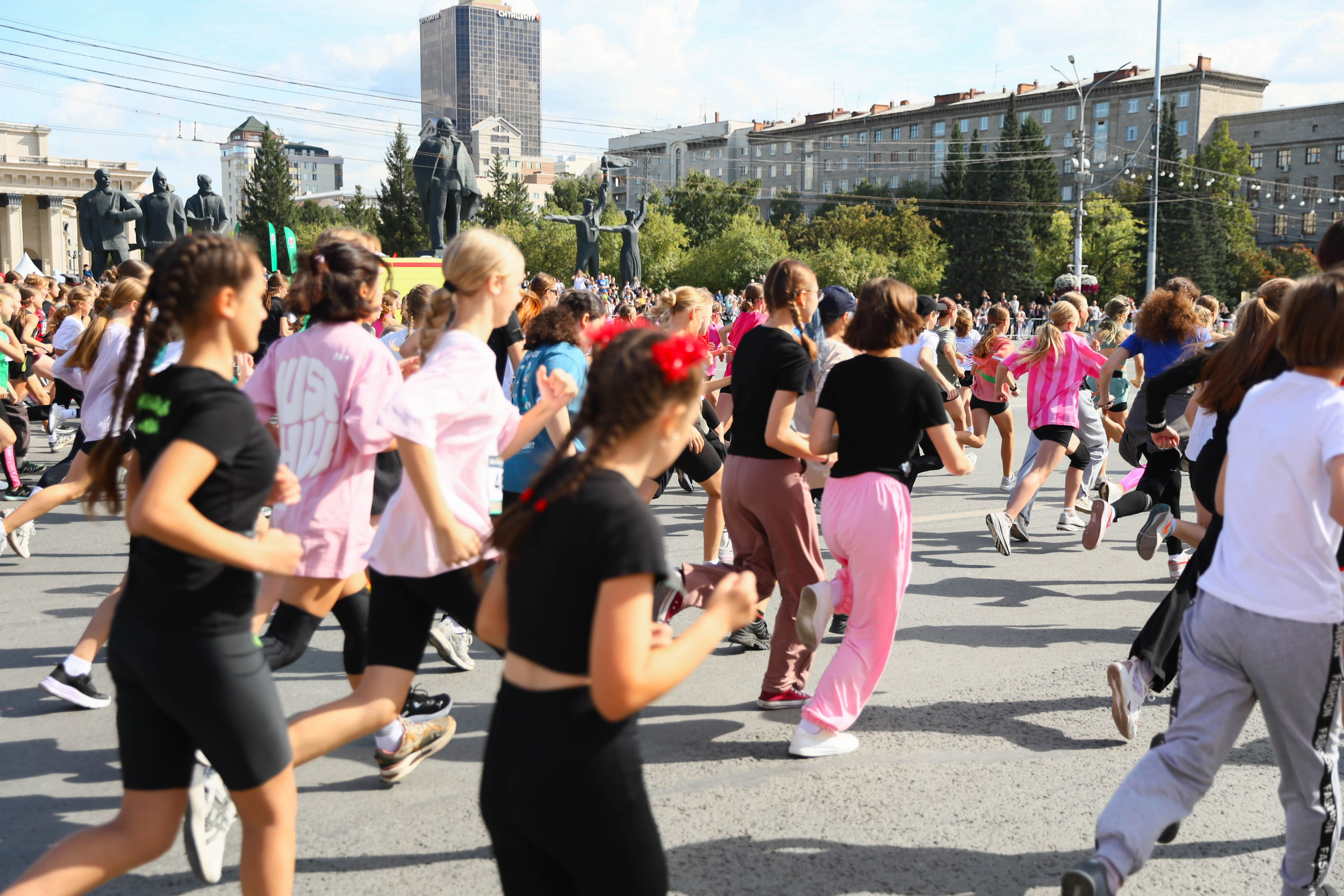 Полумарафон А. Раевича 2025. Репортажный фотограф в Новосибирске Алена Помазунова