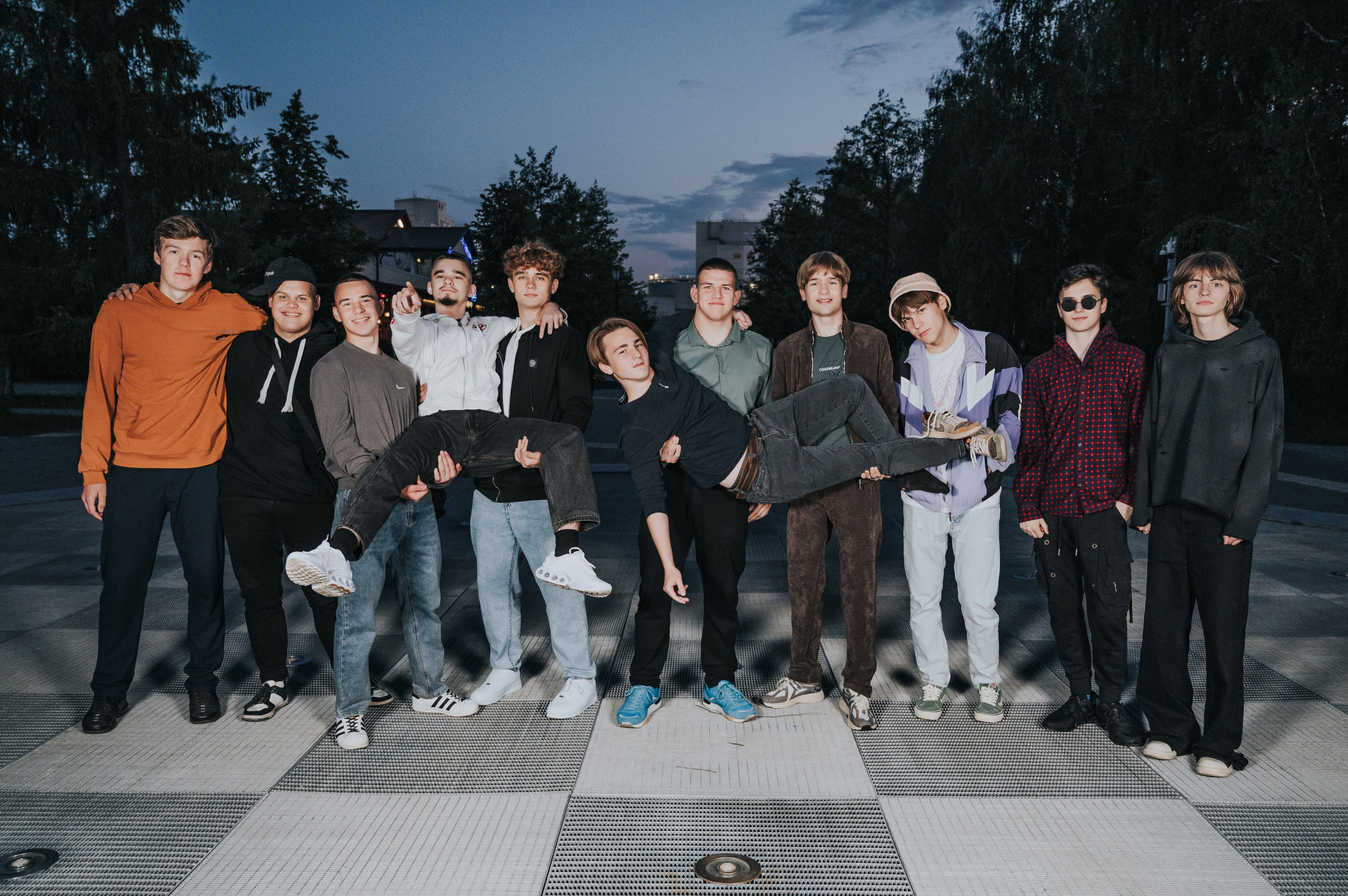 Ночная. Выпускные альбомы и Школьный фотограф в Алексеевке, Бирюче, Красном