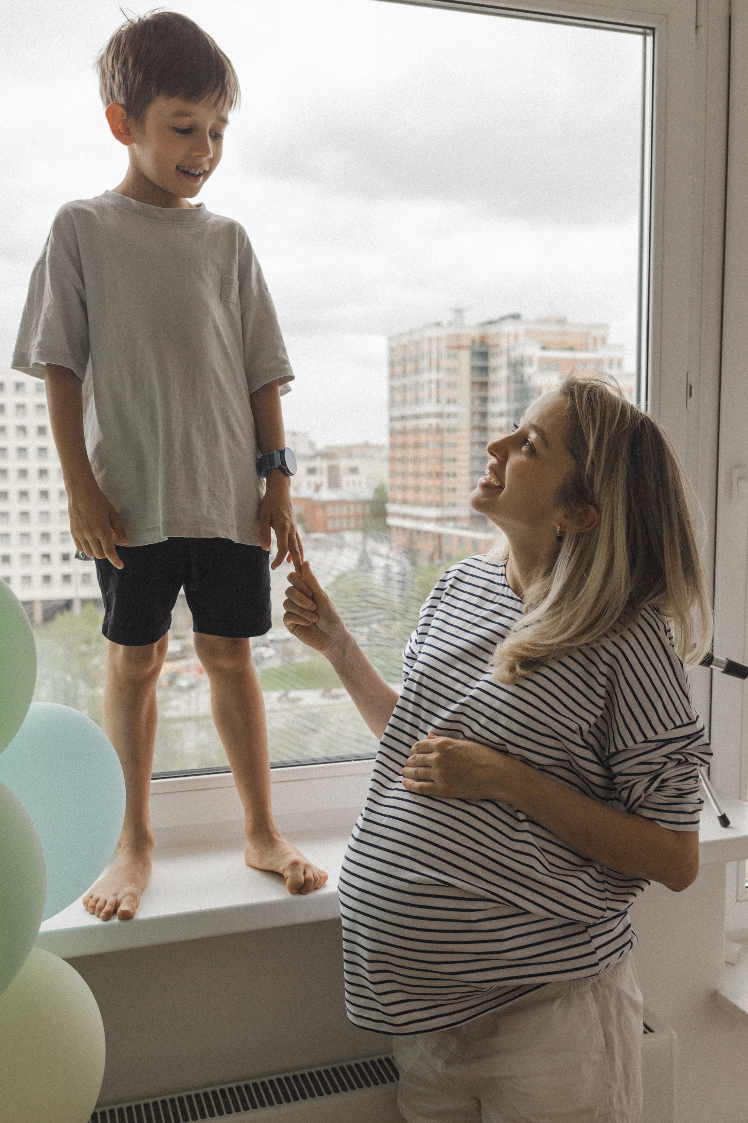 Катя, Паша, Валера и Родион ждут братика. Семейный фотограф в Москве