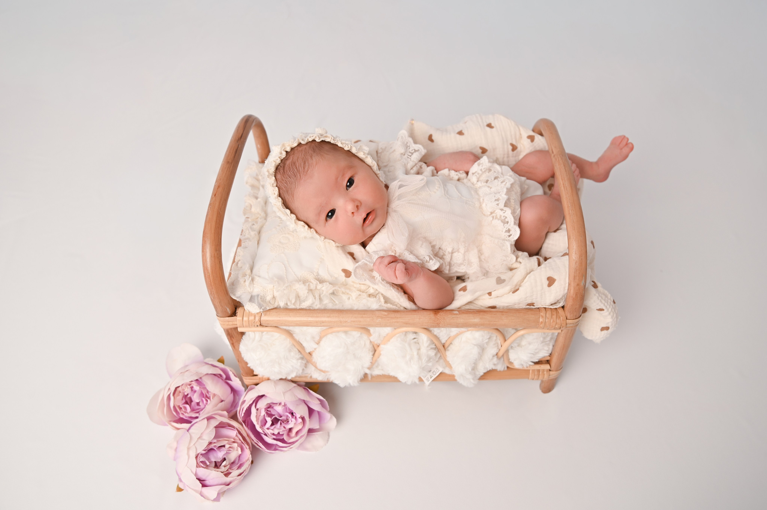 Ясмина 8 дней. Фотограф Новорожденных и семейный Элла Огай г. Сатпаев