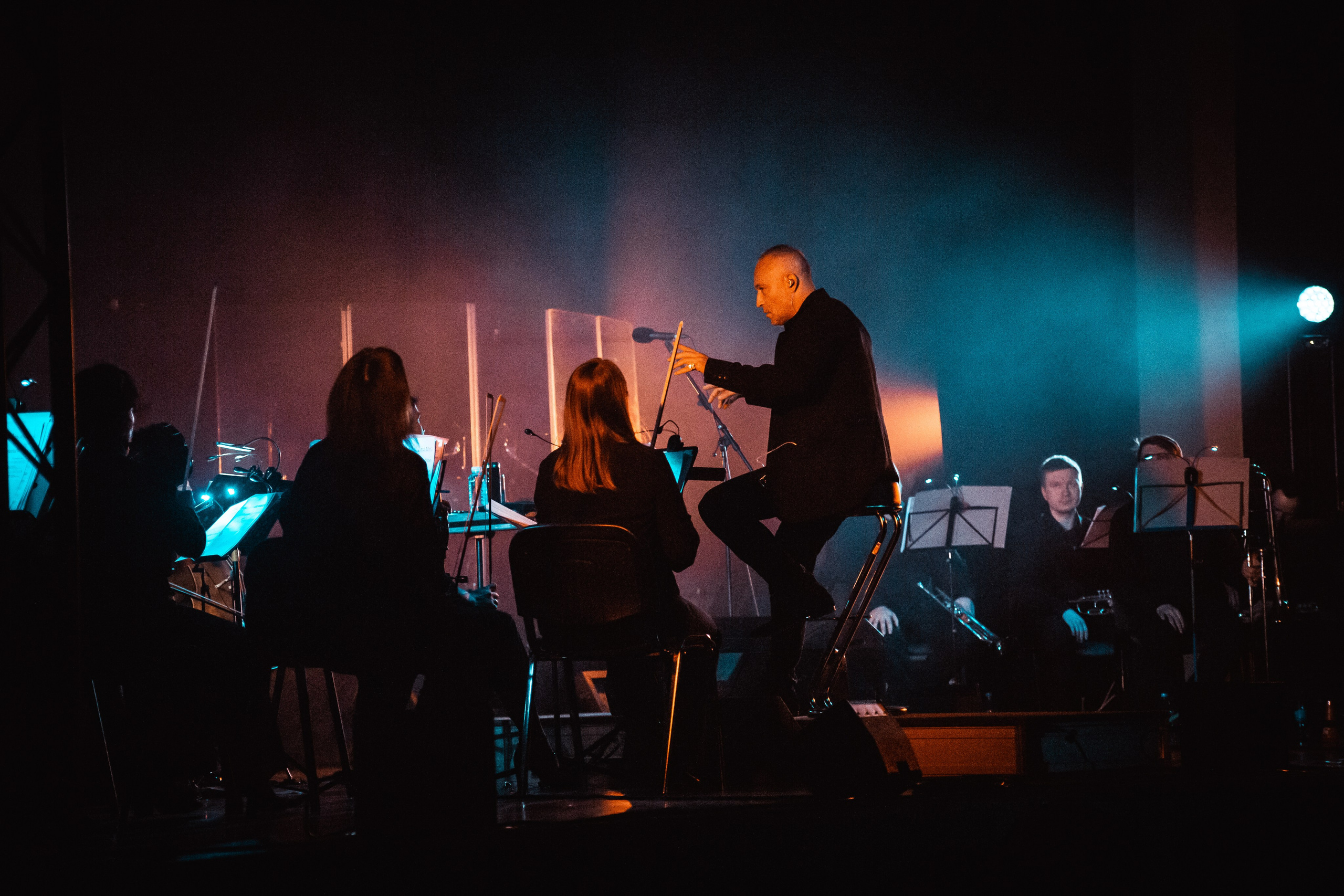 Сергей Бобунец с оркестром, Гранд холл Сибирь, 18.03.2026. Фотограф Регина Крикунова г. Красноярск