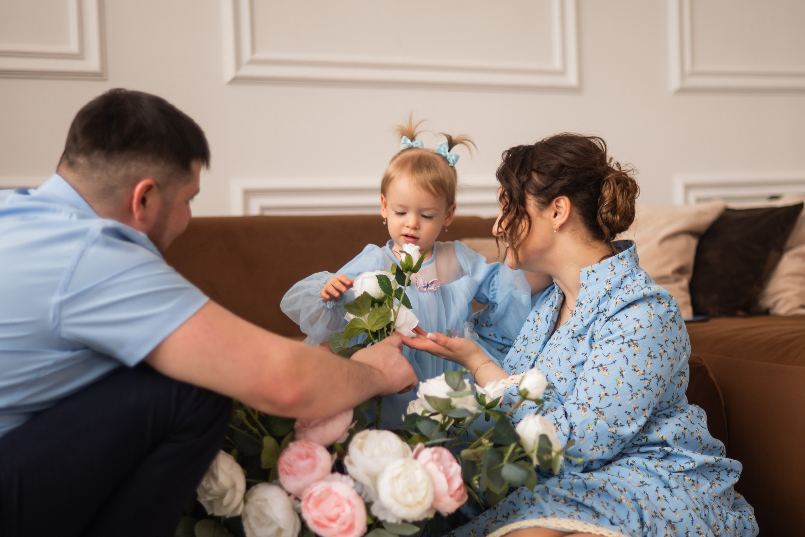 Александр и Анастасия и доченька Юлечка (1). Я Ольга Казанцева, фотографирую снимаю ваши киноистории и печатаю фото и цифровые портреты на холсте