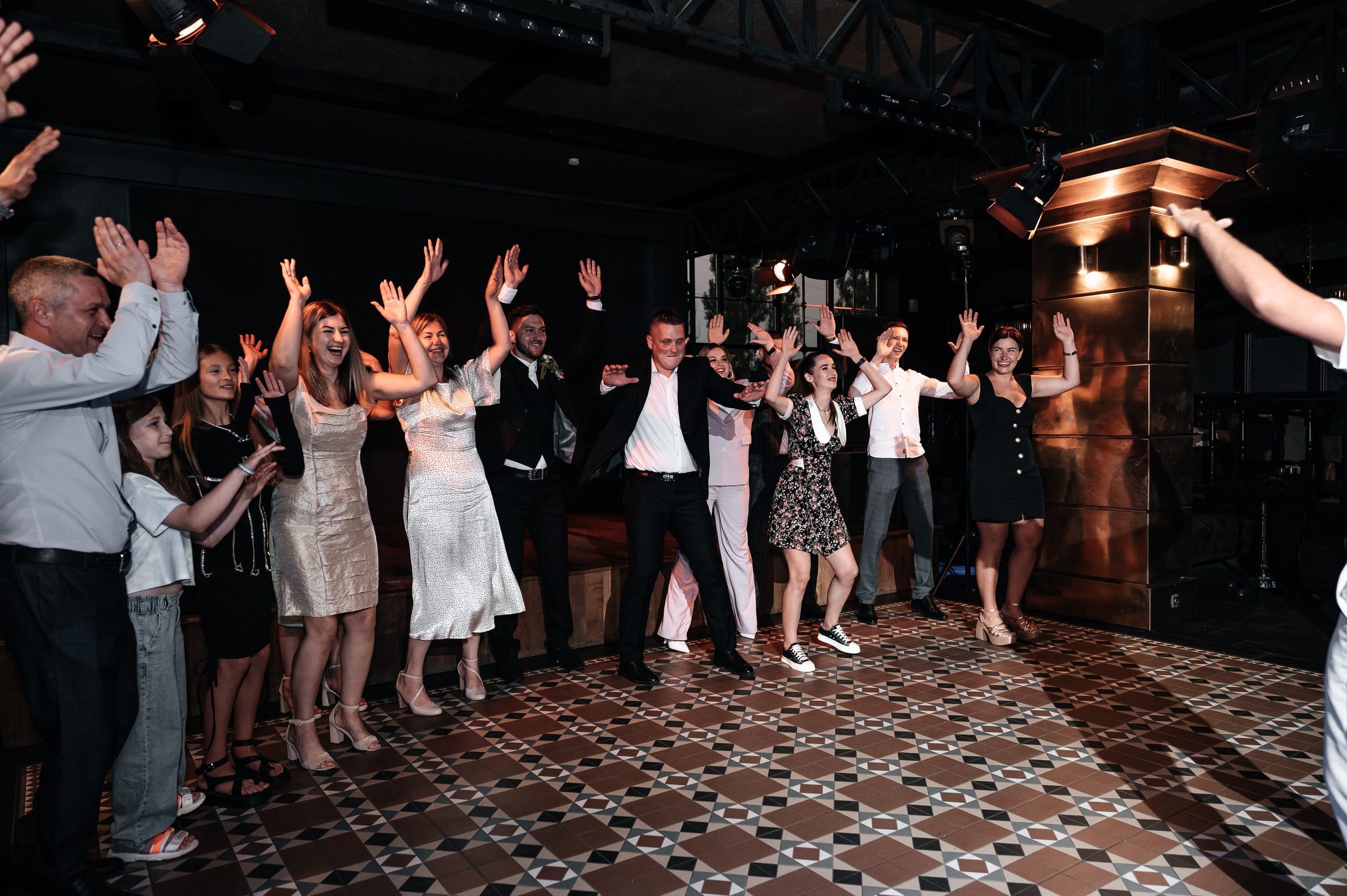 Даниил и Валерия. Черная утка. Полный день. Фотограф Екатерина Бочарникова