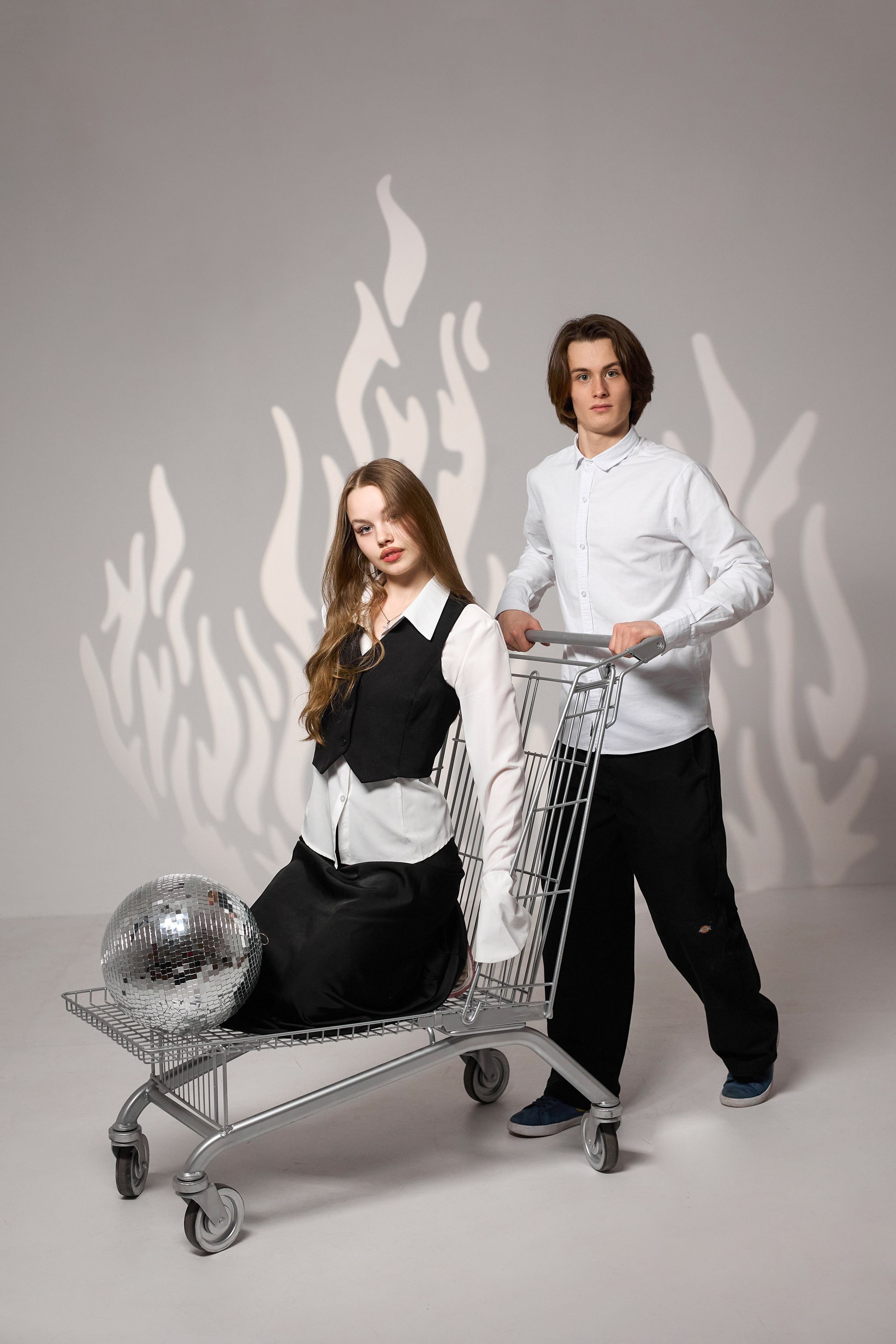 Стильный выпускной альбом «Золото». Выпускные альбомы в Тюмени для школ, садов, вузов спортивных секций