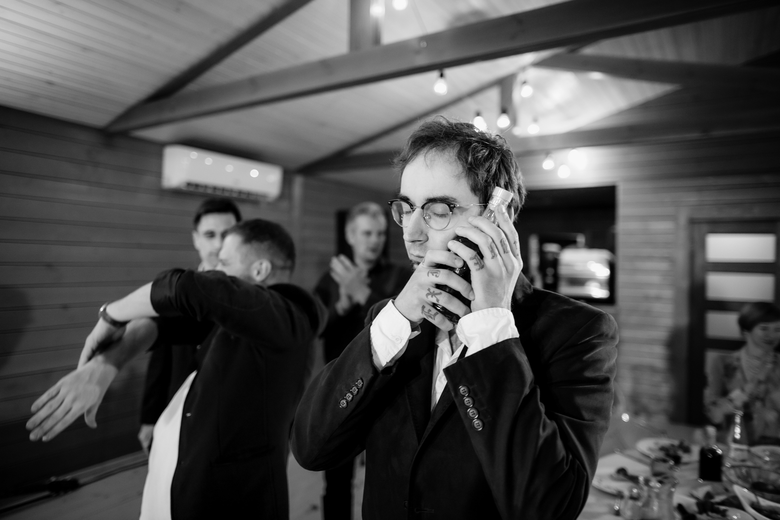 Свадебная вечеринка на загородной пощадке. Свадебный фотограф Марина Назарова Москва