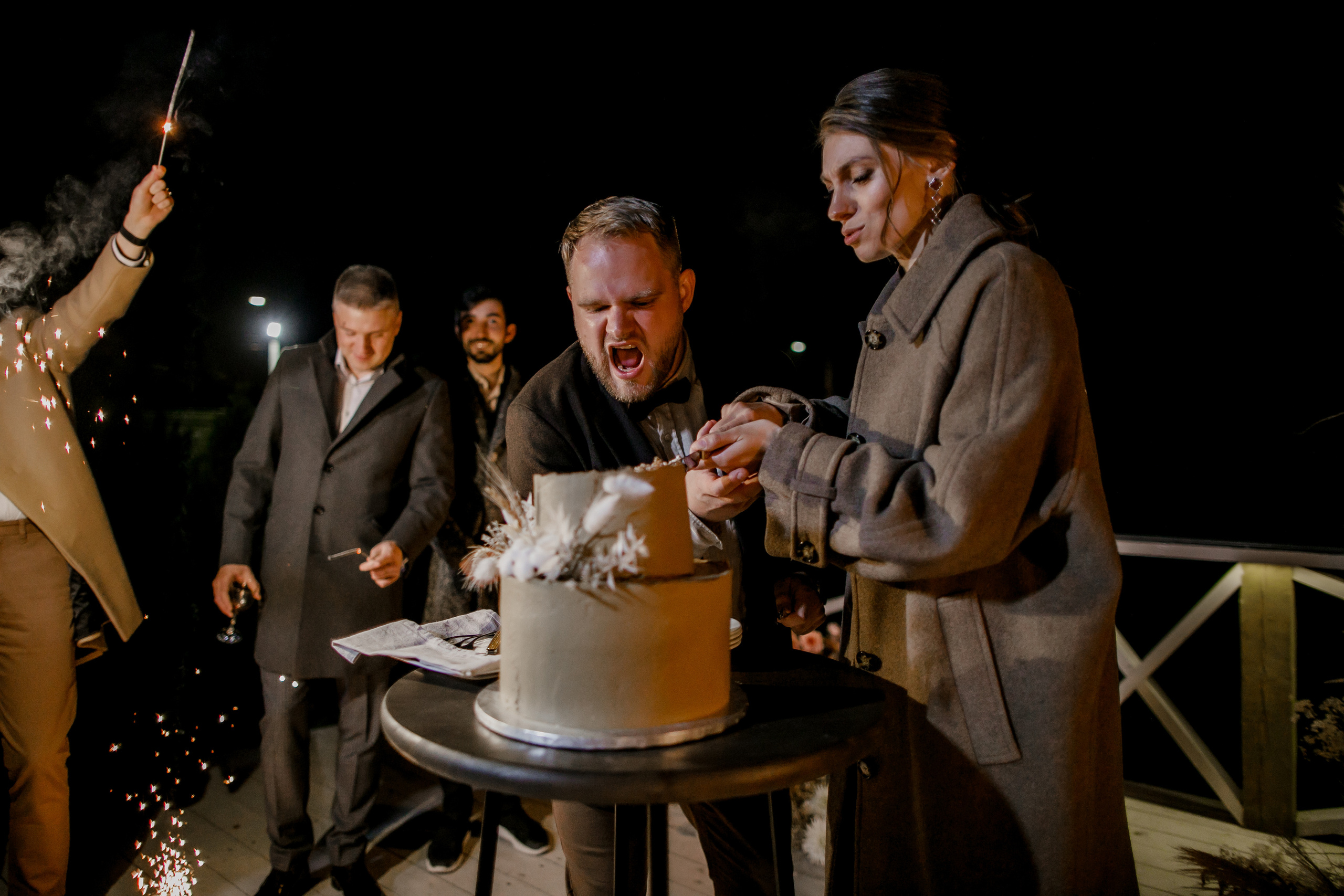 Свадебная вечеринка на загородной пощадке. Свадебный фотограф Марина Назарова Москва