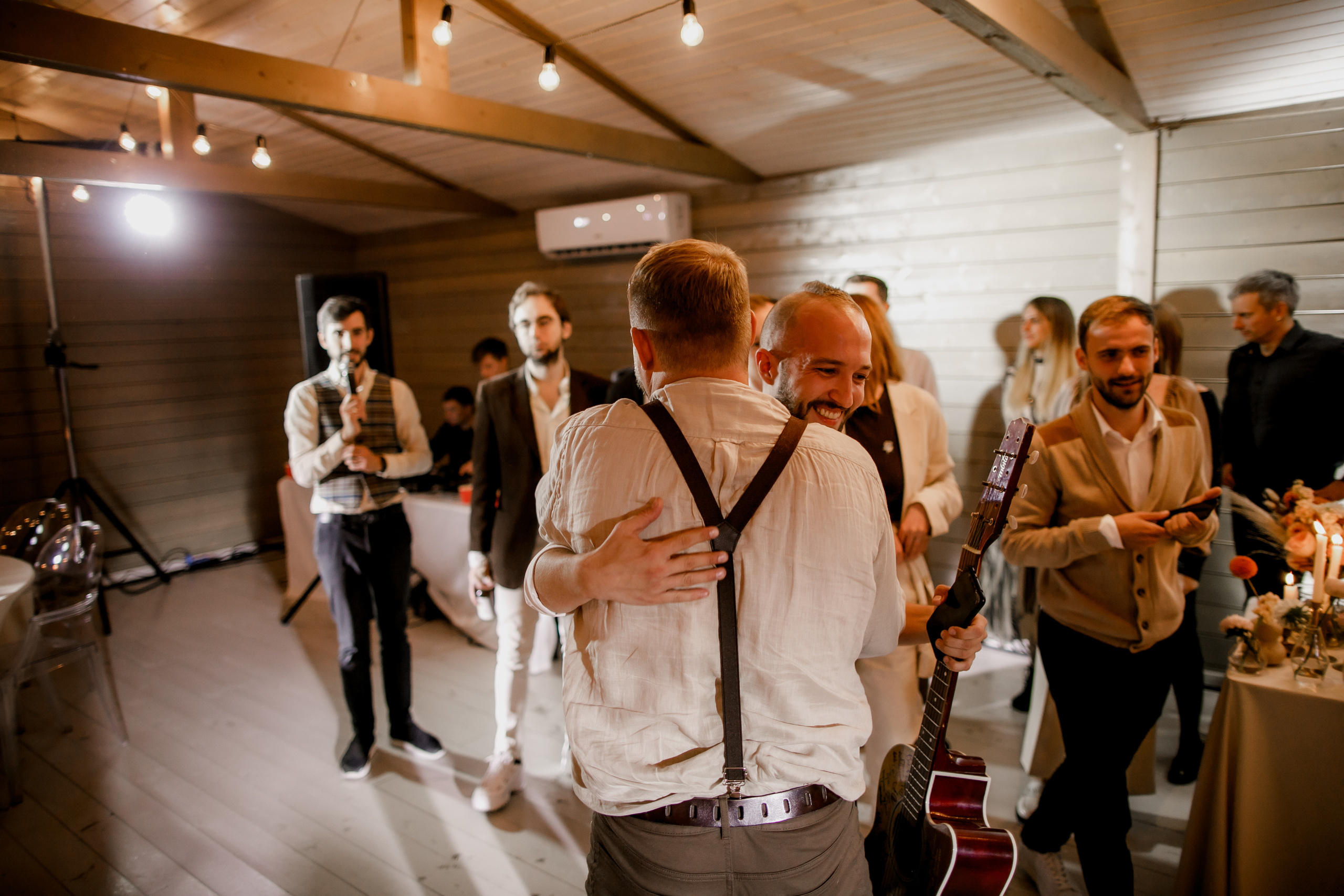 Свадебная вечеринка на загородной пощадке. Свадебный фотограф Марина Назарова Москва