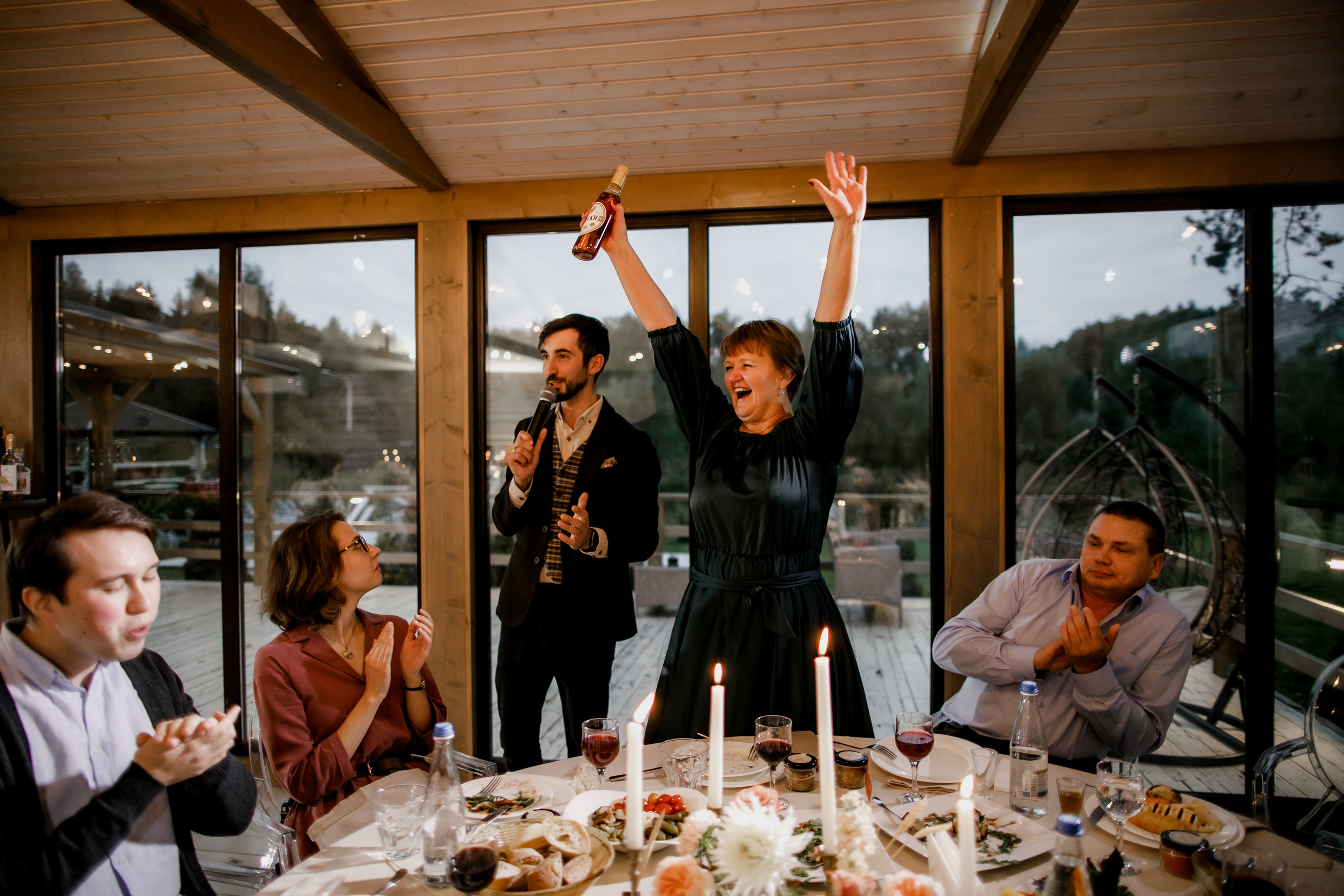 Свадебная вечеринка на загородной пощадке. Свадебный фотограф Марина Назарова Москва