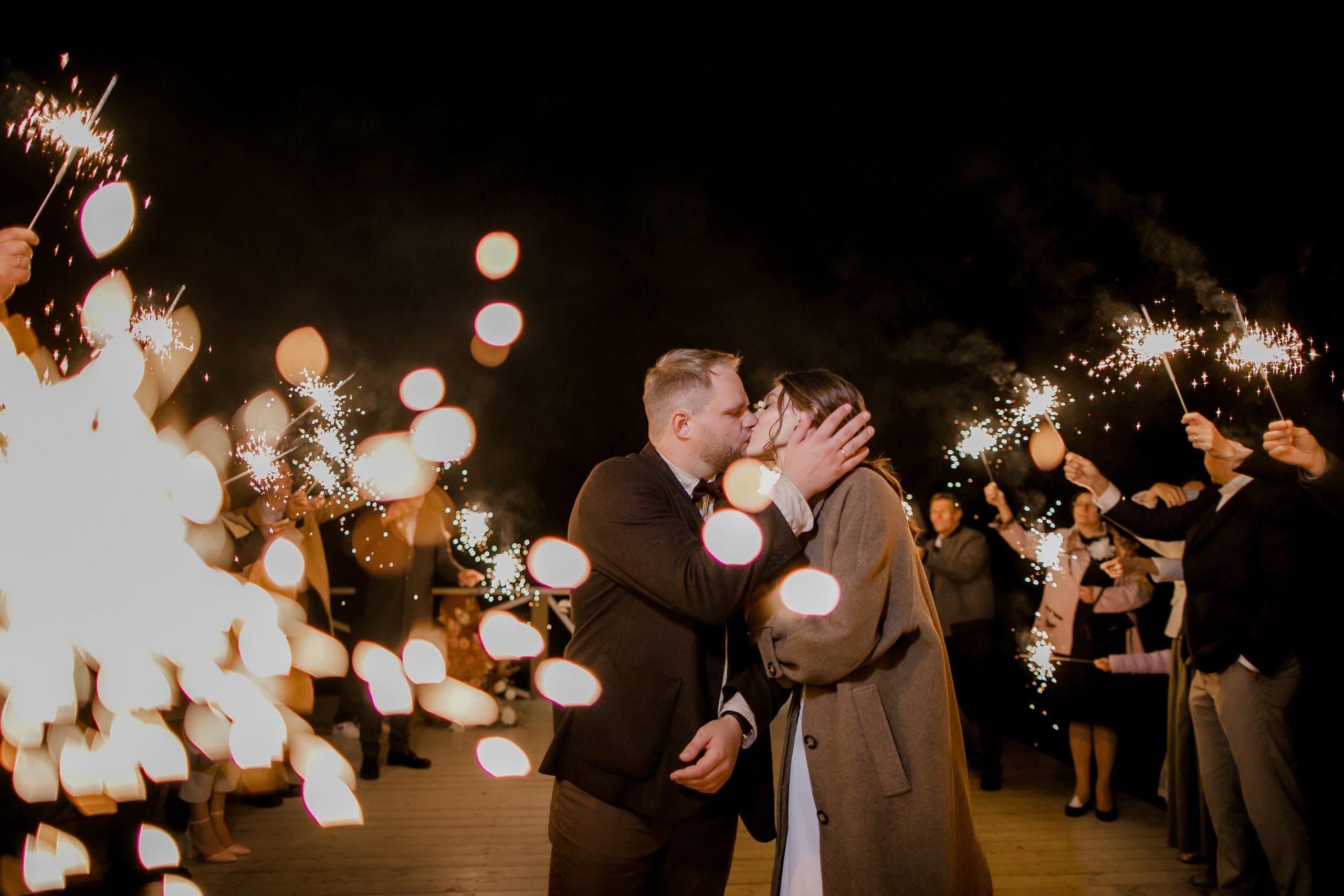 Свадебная вечеринка на загородной пощадке. Свадебный фотограф Марина Назарова Москва