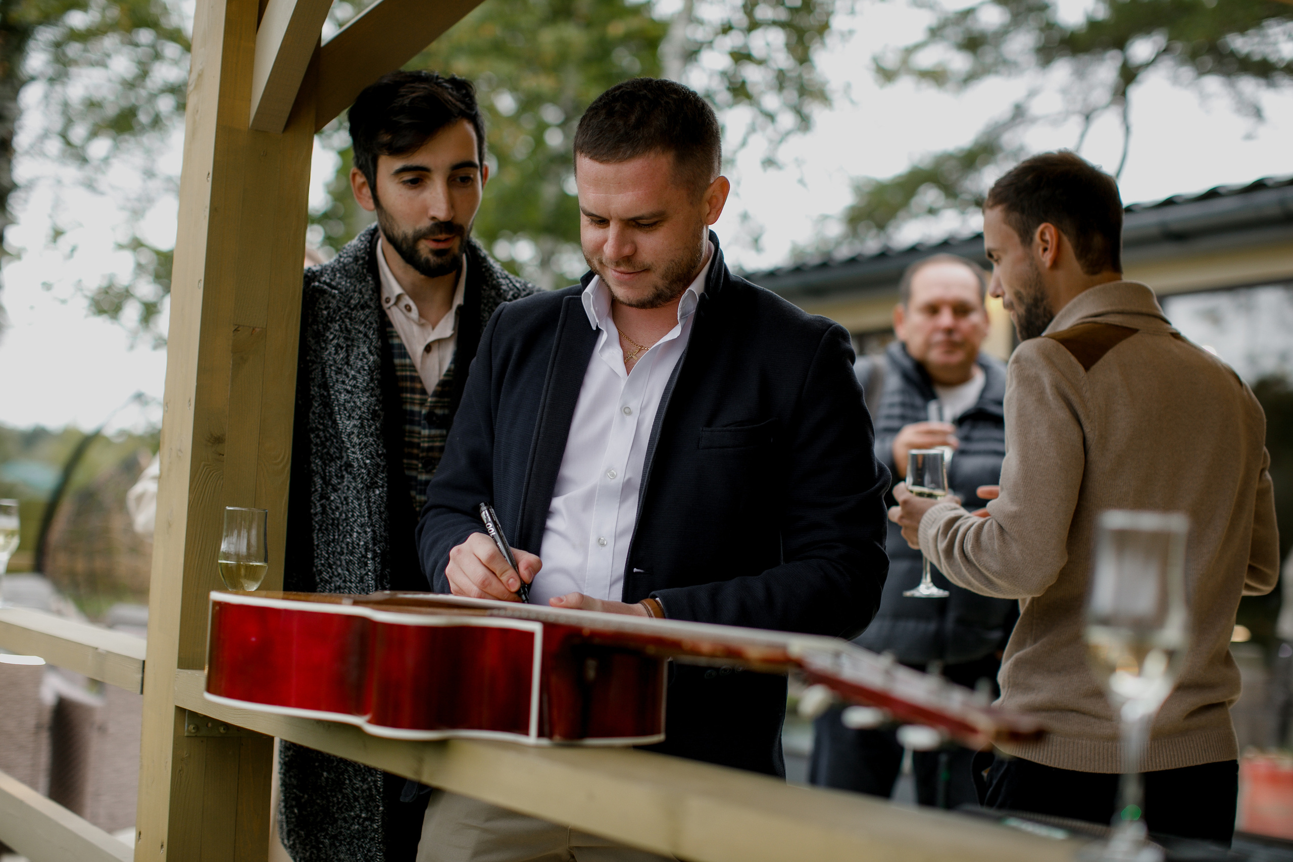 Свадебная вечеринка на загородной пощадке. Свадебный фотограф Марина Назарова Москва