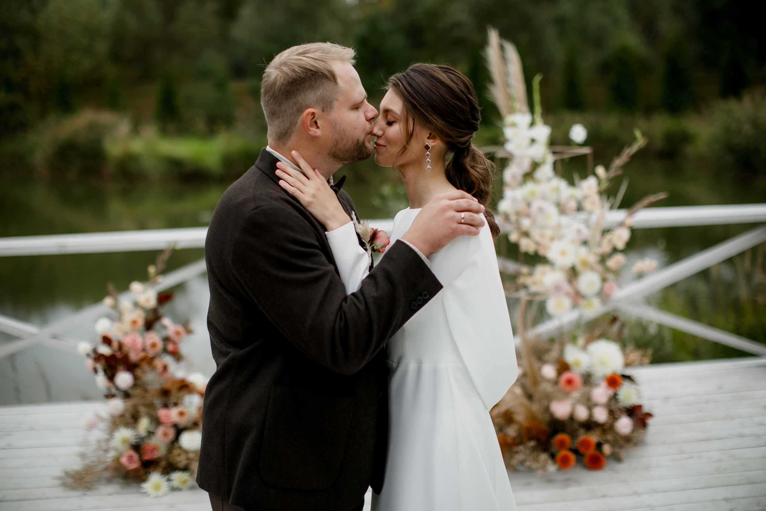 Свадебная вечеринка на загородной пощадке. Свадебный фотограф Марина Назарова Москва