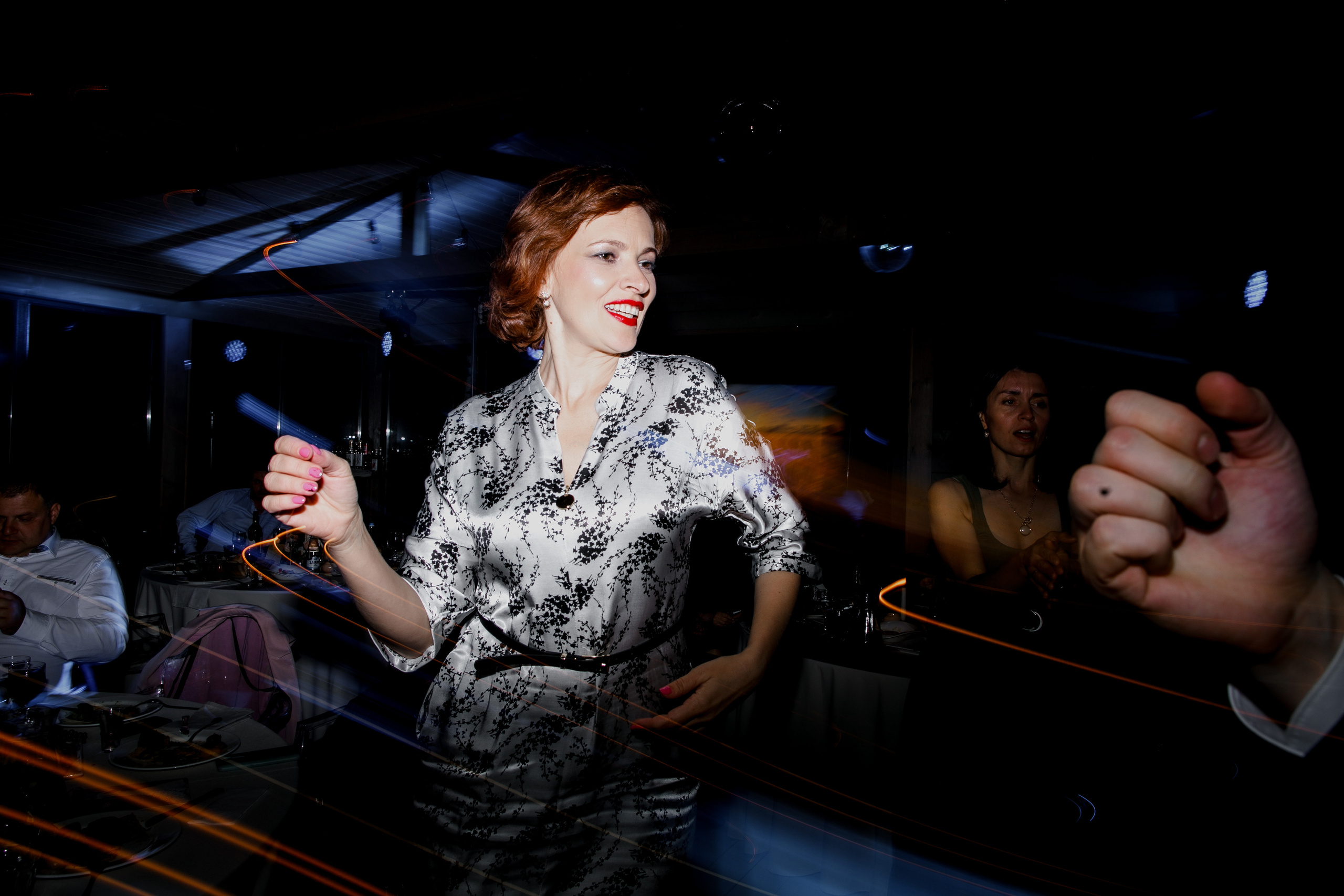 Свадебная вечеринка на загородной пощадке. Свадебный фотограф Марина Назарова Москва