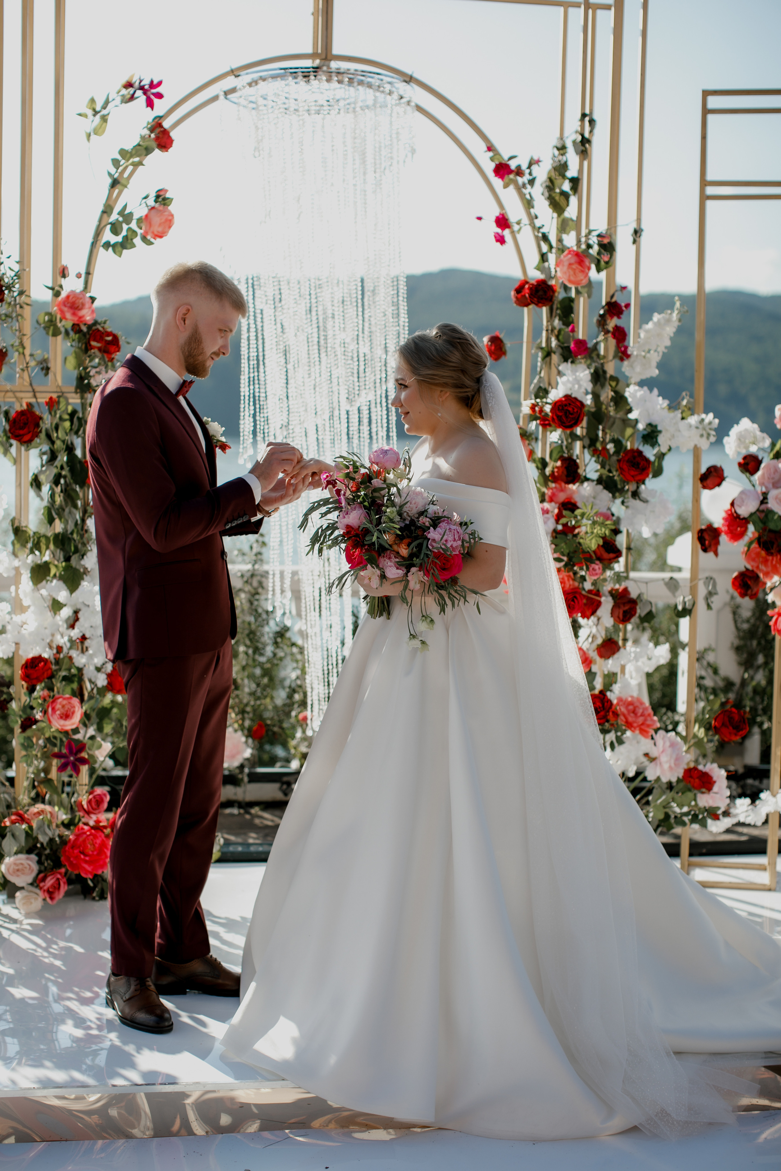 Свадьба на озере Байкал!. Свадебный фотограф Марина Назарова Москва