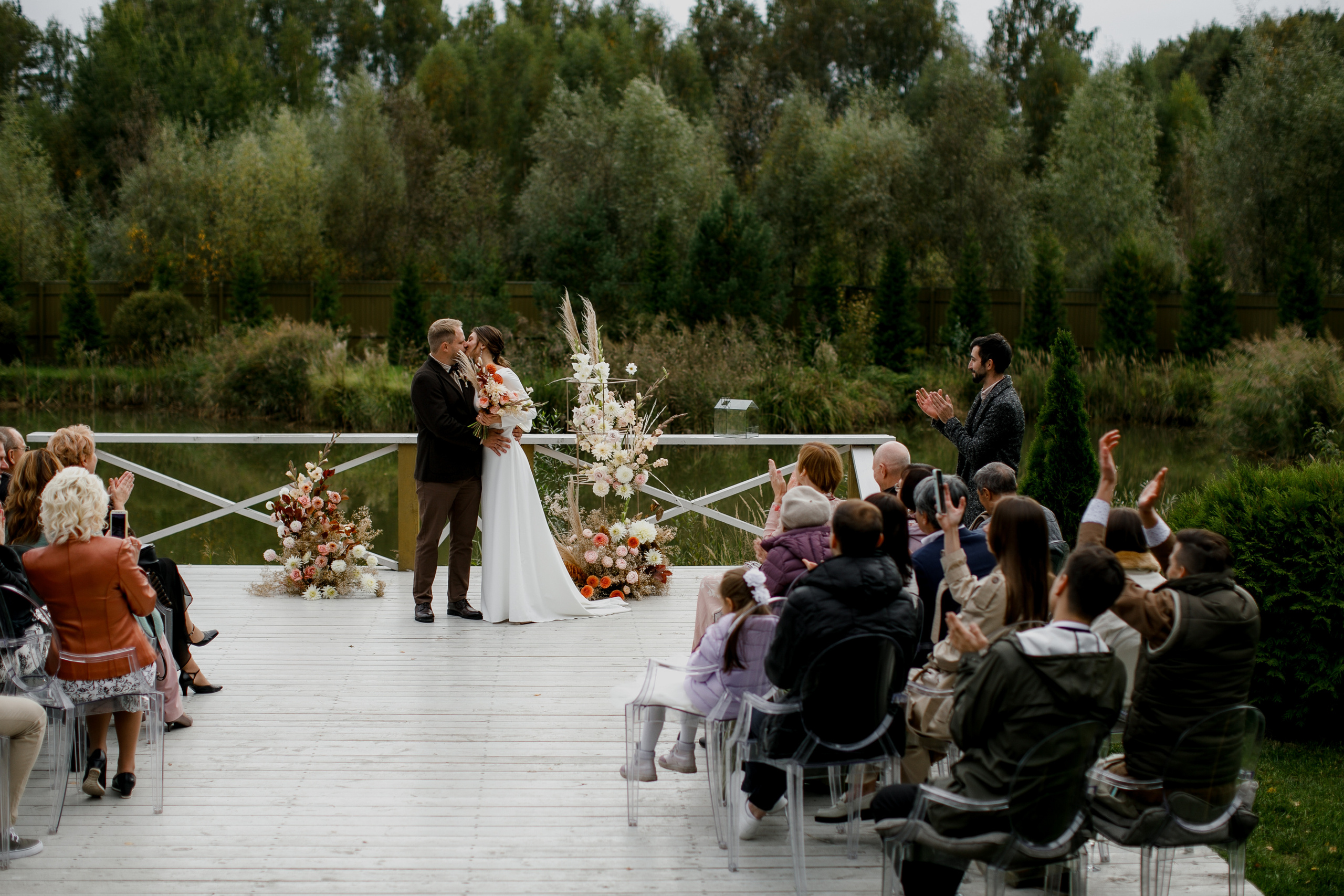 Свадебная вечеринка на загородной пощадке. Свадебный фотограф Марина Назарова Москва
