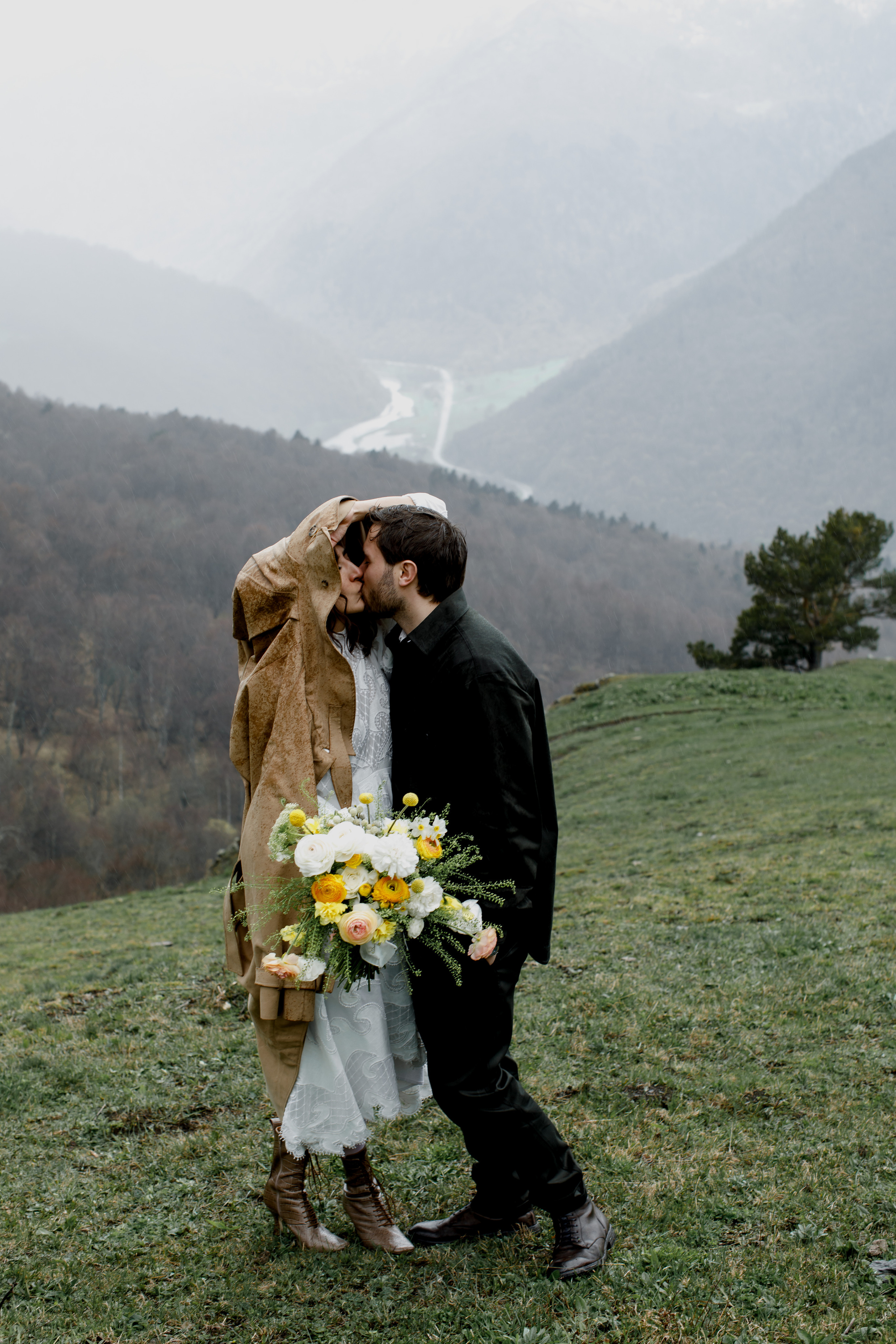 Свадьба в горах Архыза. Свадебный фотограф Марина Назарова Москва