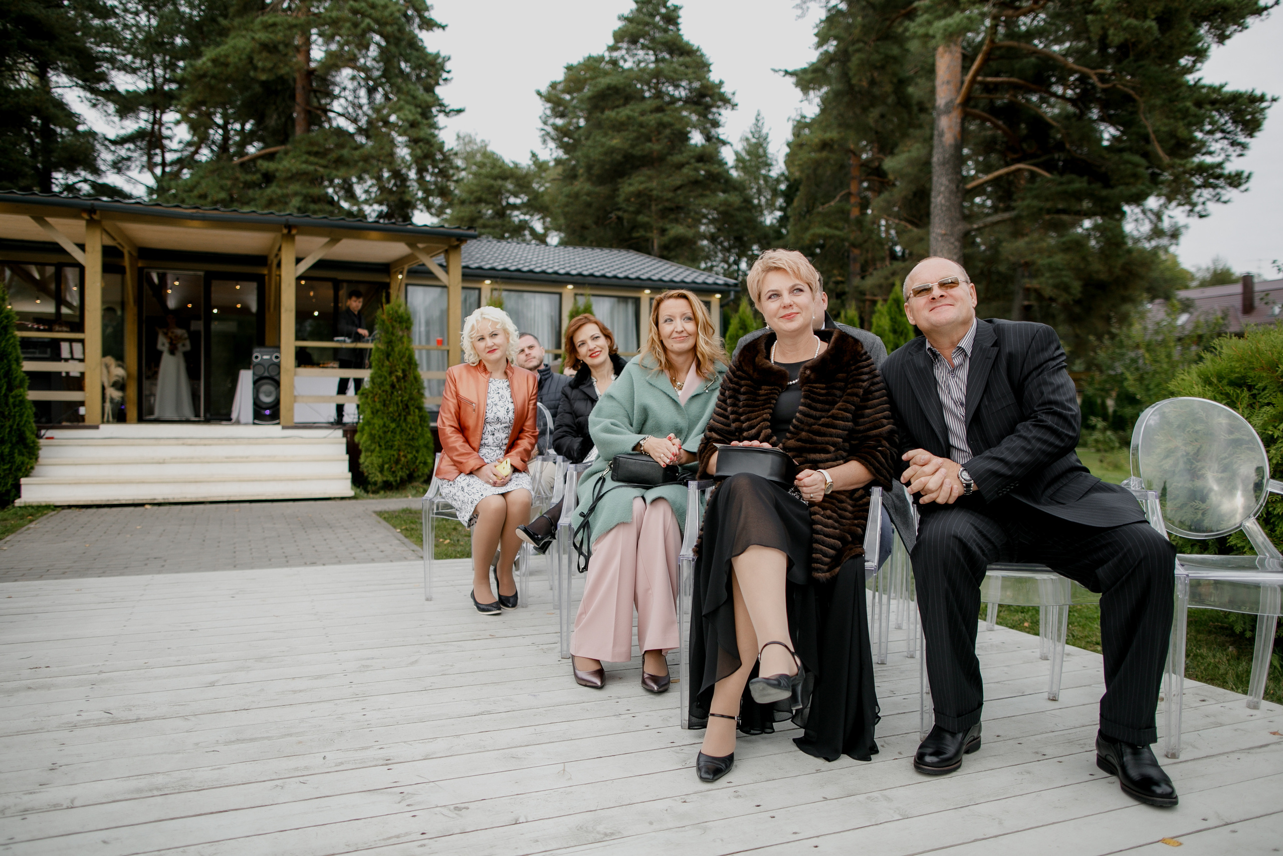Свадебная вечеринка на загородной пощадке. Свадебный фотограф Марина Назарова Москва