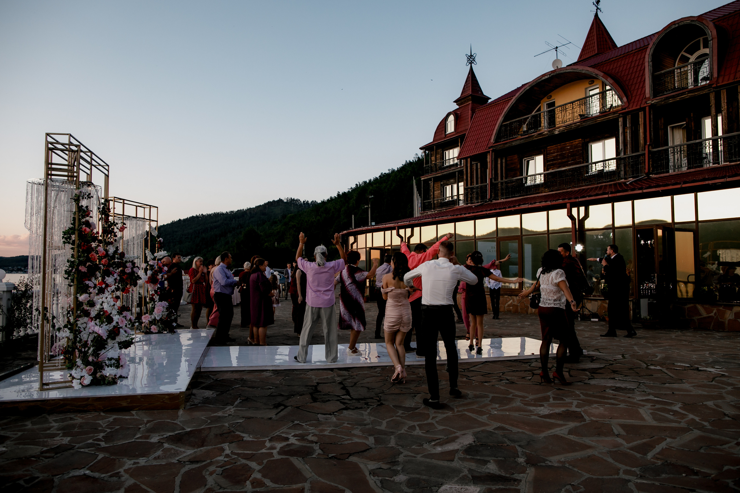 Свадьба на озере Байкал!. Свадебный фотограф Марина Назарова Москва