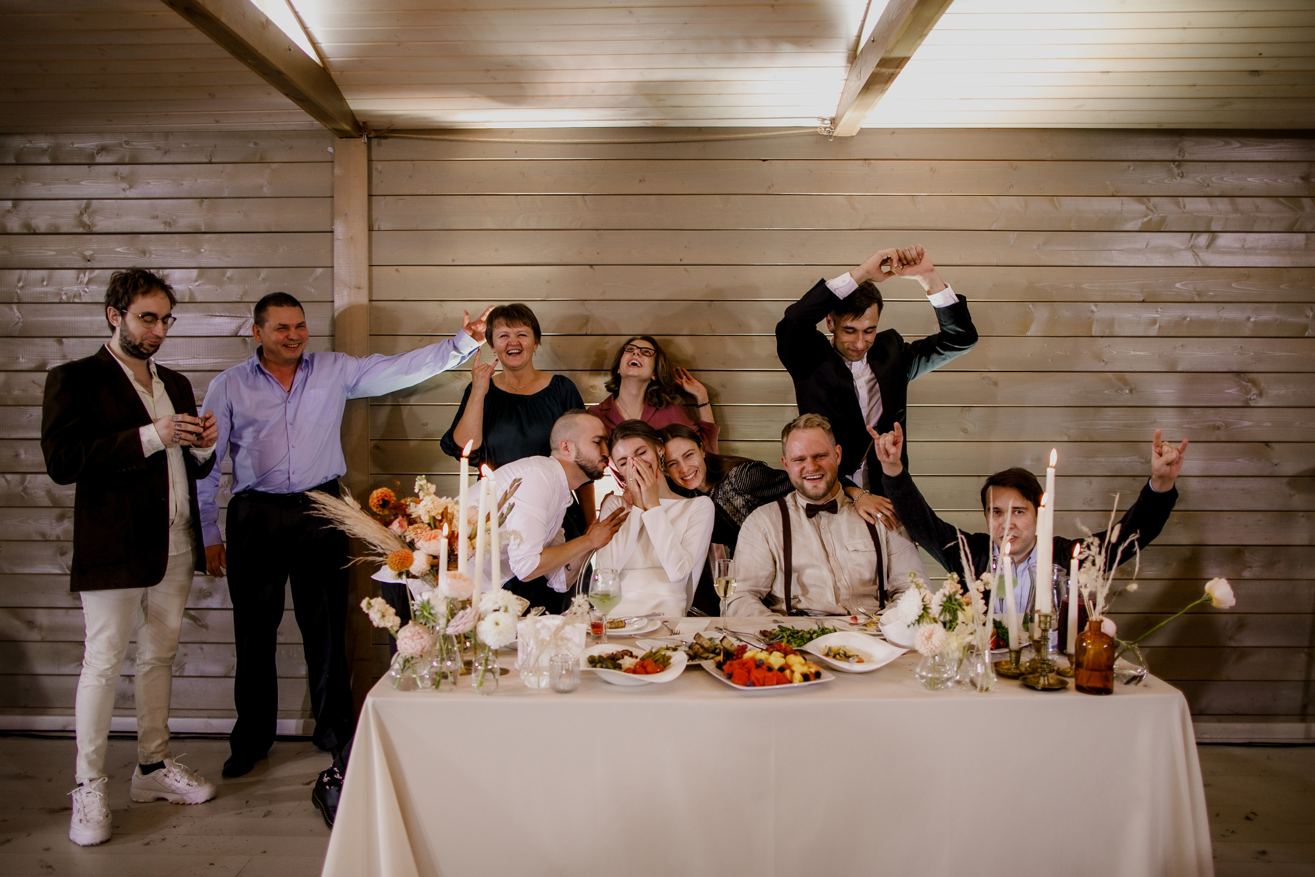 Свадебная вечеринка на загородной пощадке. Свадебный фотограф Марина Назарова Москва