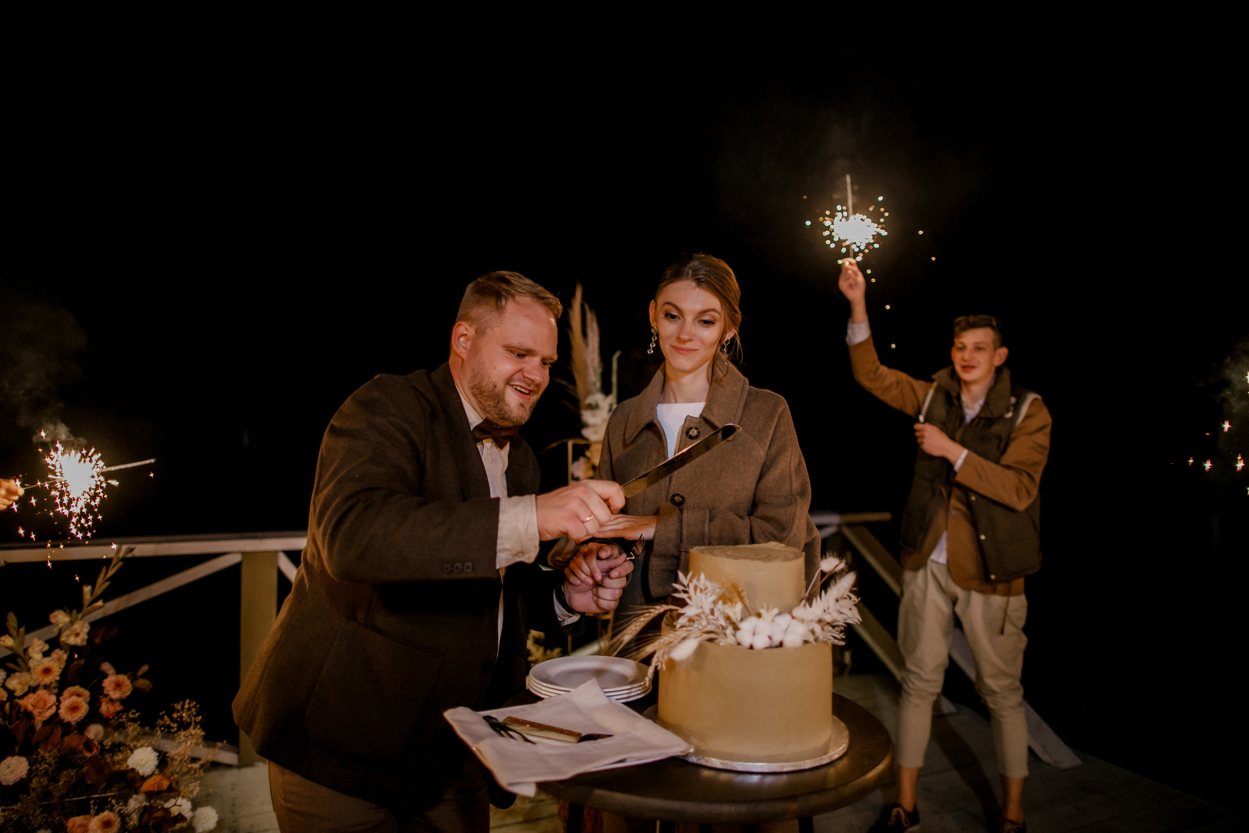 Свадебная вечеринка на загородной пощадке. Свадебный фотограф Марина Назарова Москва