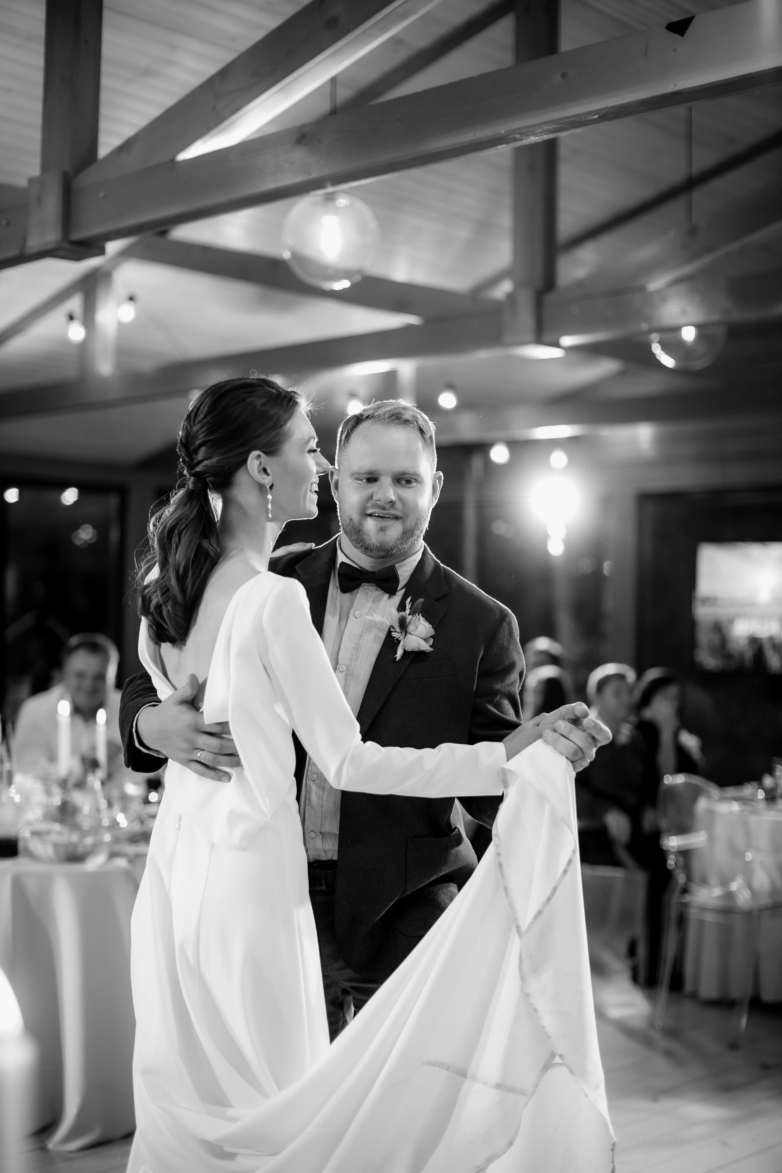 Свадебная вечеринка на загородной пощадке. Свадебный фотограф Марина Назарова Москва