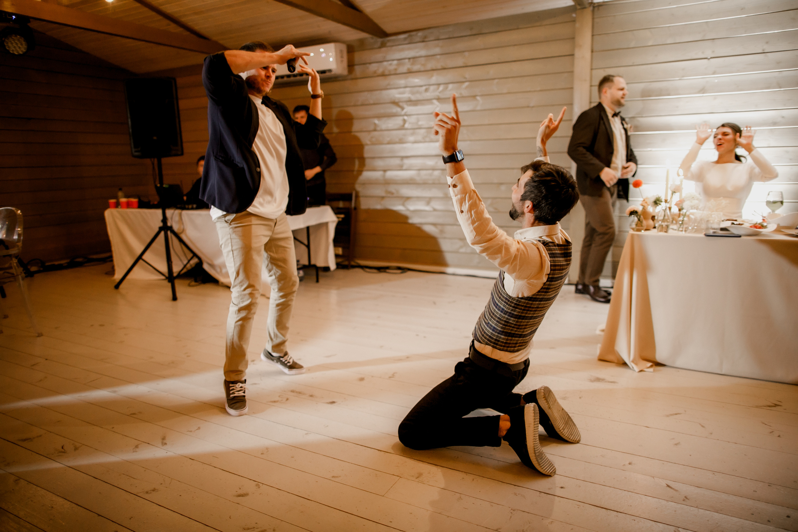 Свадебная вечеринка на загородной пощадке. Свадебный фотограф Марина Назарова Москва