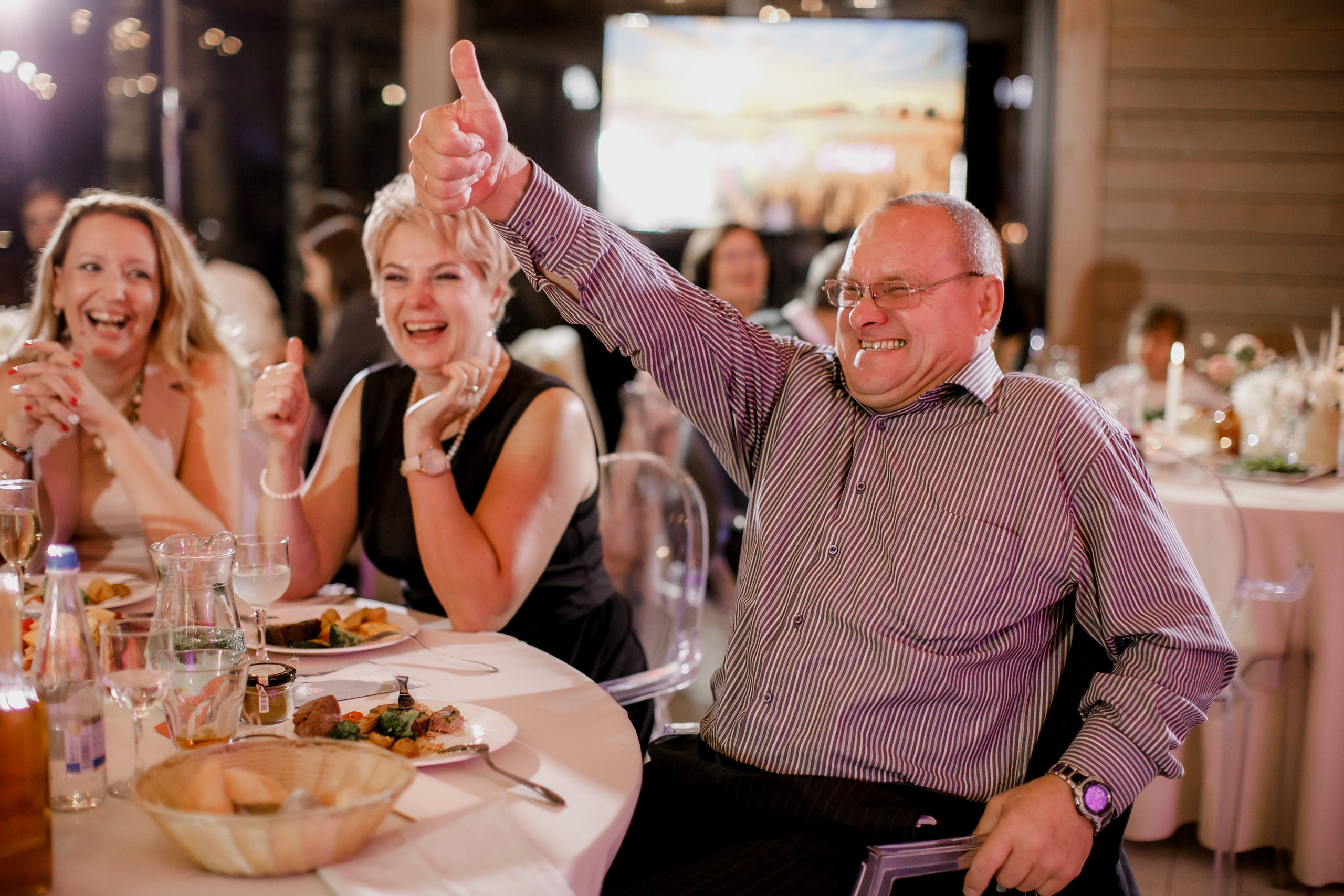 Свадебная вечеринка на загородной пощадке. Свадебный фотограф Марина Назарова Москва