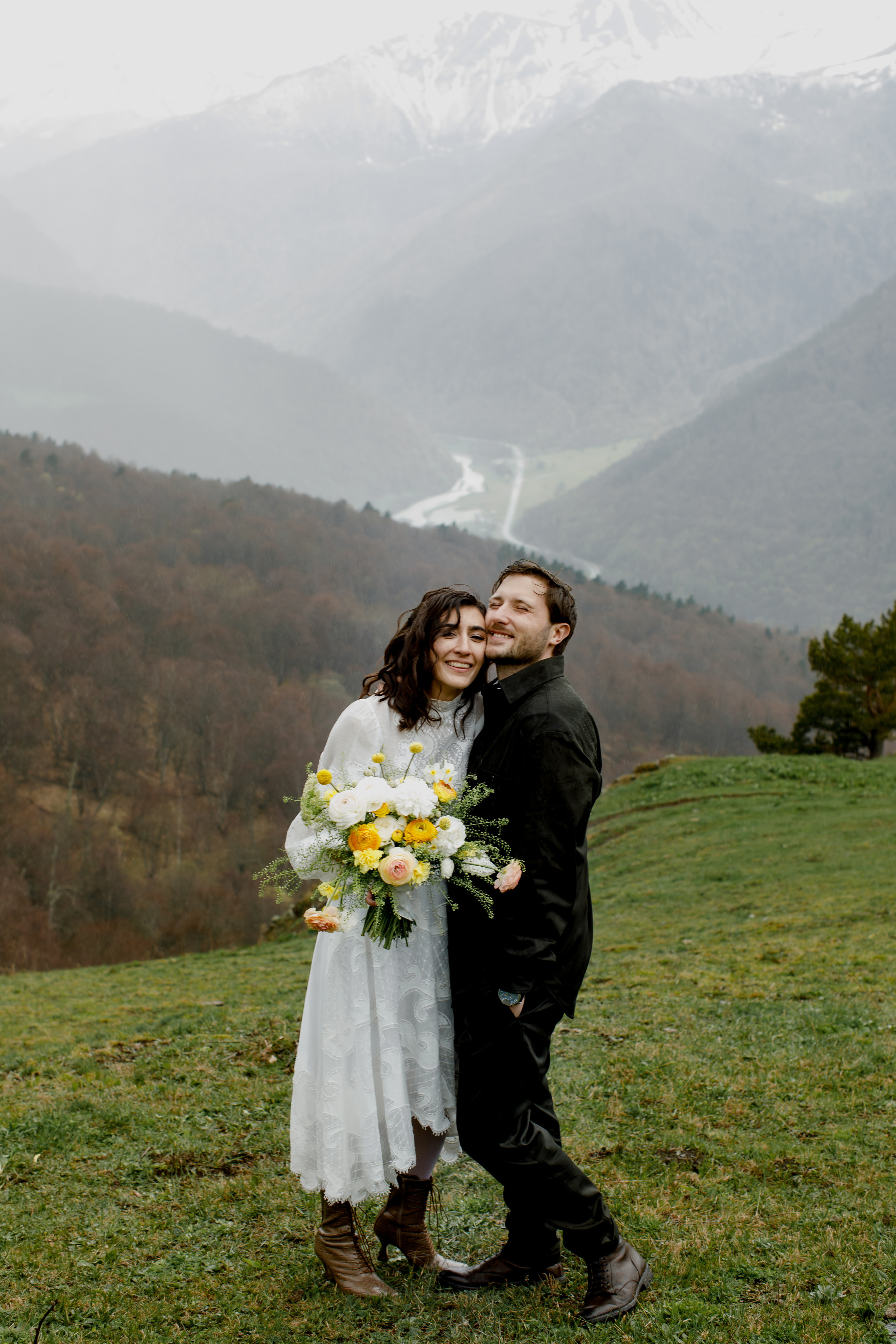 Свадьба в горах Архыза. Свадебный фотограф Марина Назарова Москва