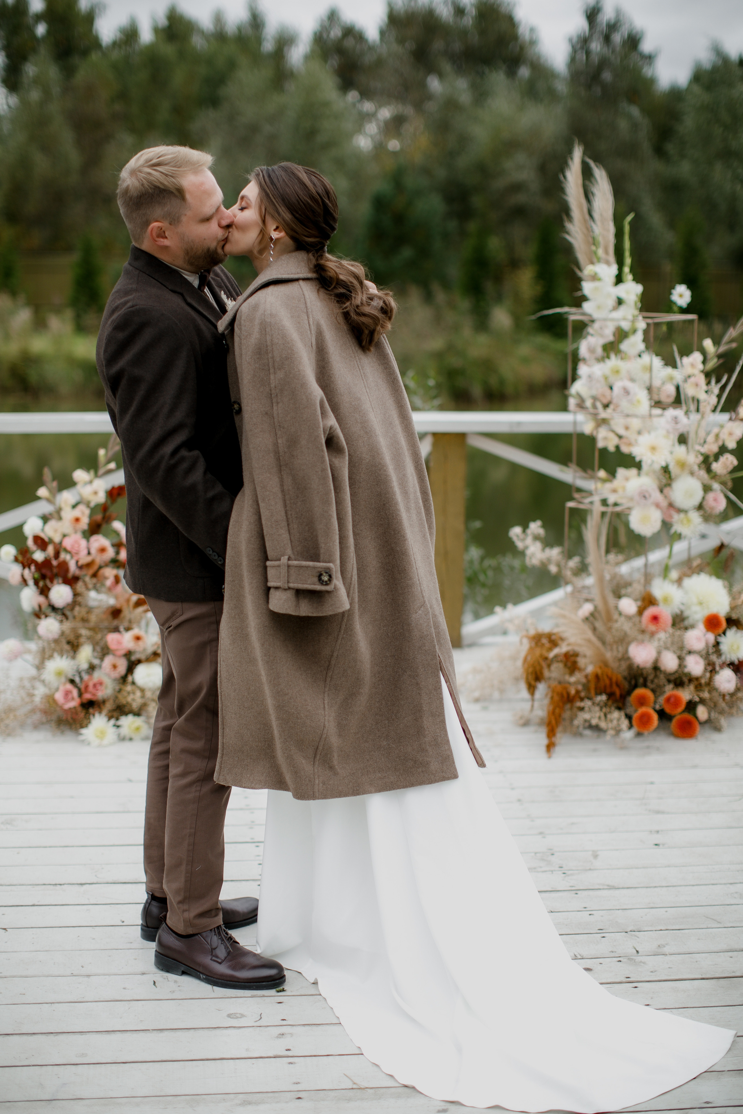 Свадебная вечеринка на загородной пощадке. Свадебный фотограф Марина Назарова Москва