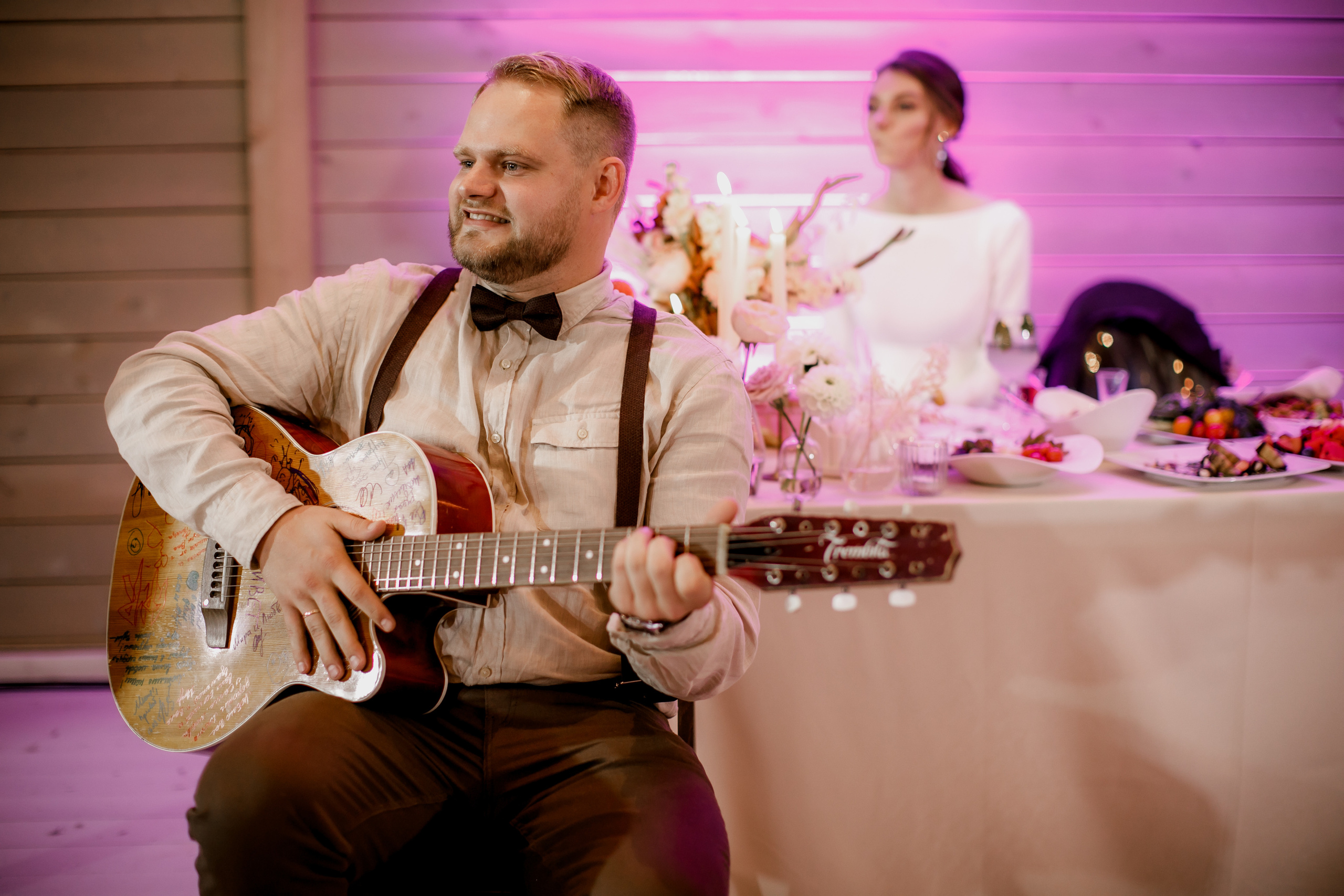 Свадебная вечеринка на загородной пощадке. Свадебный фотограф Марина Назарова Москва