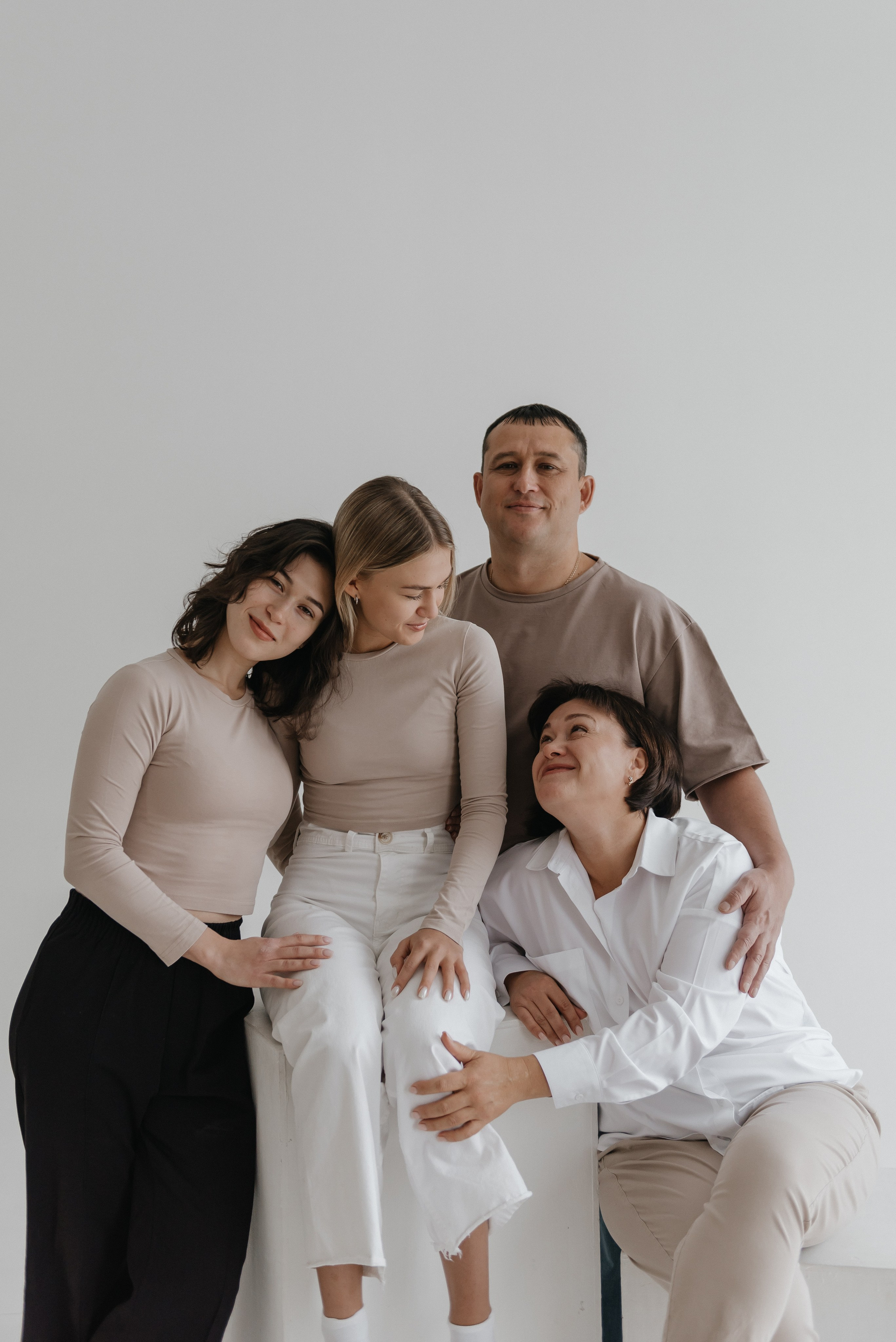 В студии большой семьёй