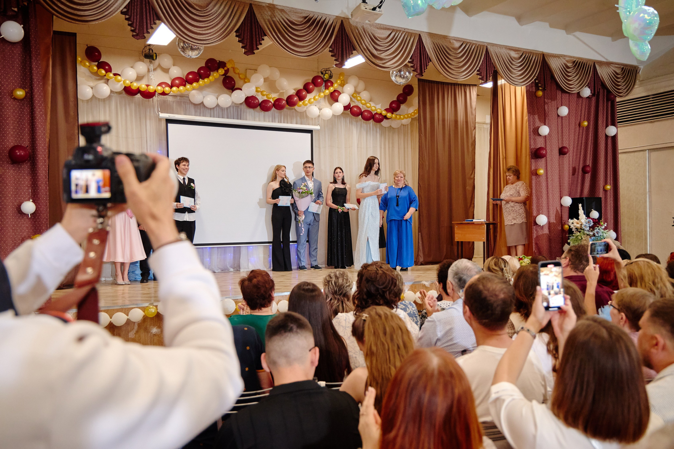 Выпускной 35 Сош. Фотограф Выпускные альбомы Таганрог Сергей Коробченко