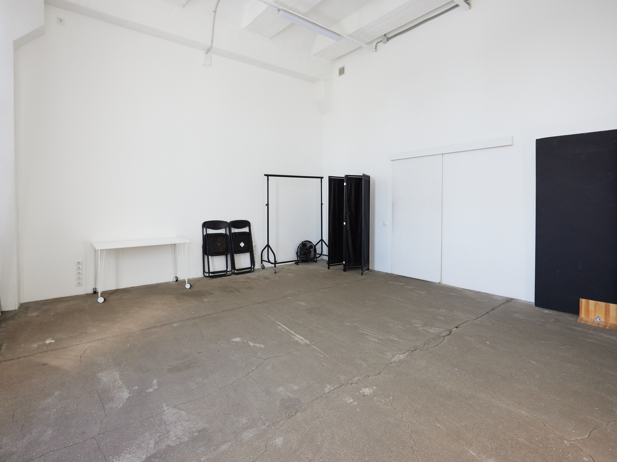 Студия Blank studios Малый для предметной съемки Москва | Sale Easy