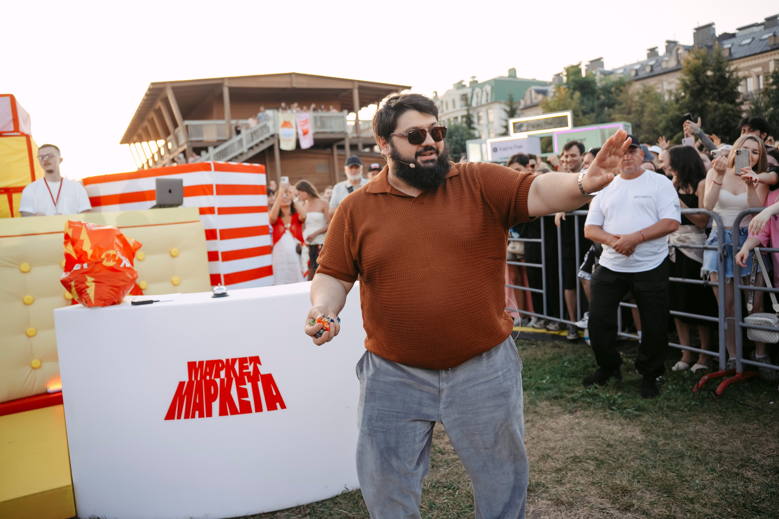 Маркет Маркета. Казань / 2025. Саша Копылов, фотограф в Казани