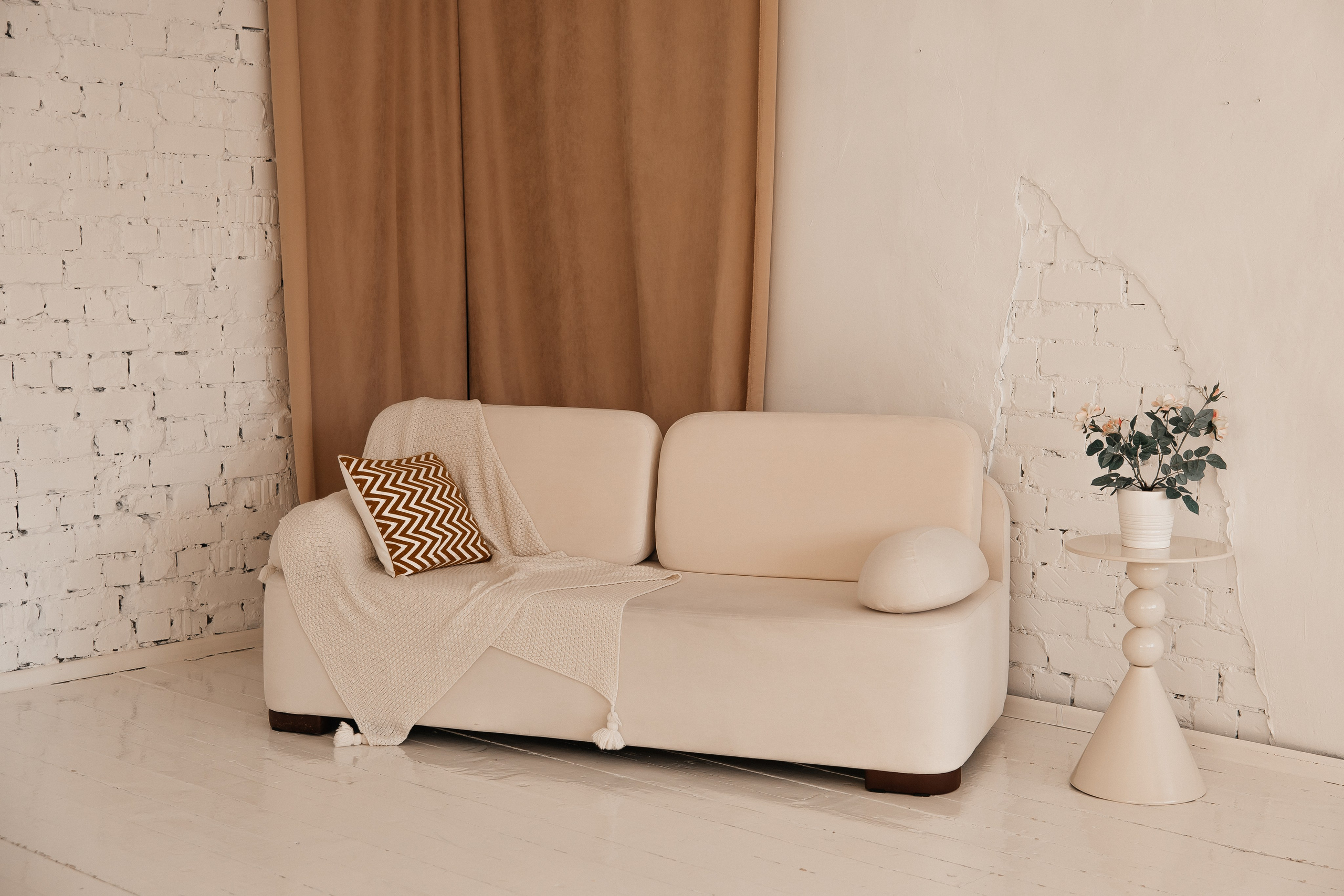 Лотос. Фотостудия 220 — первая в Чите фотостудия, предназначенная для работы