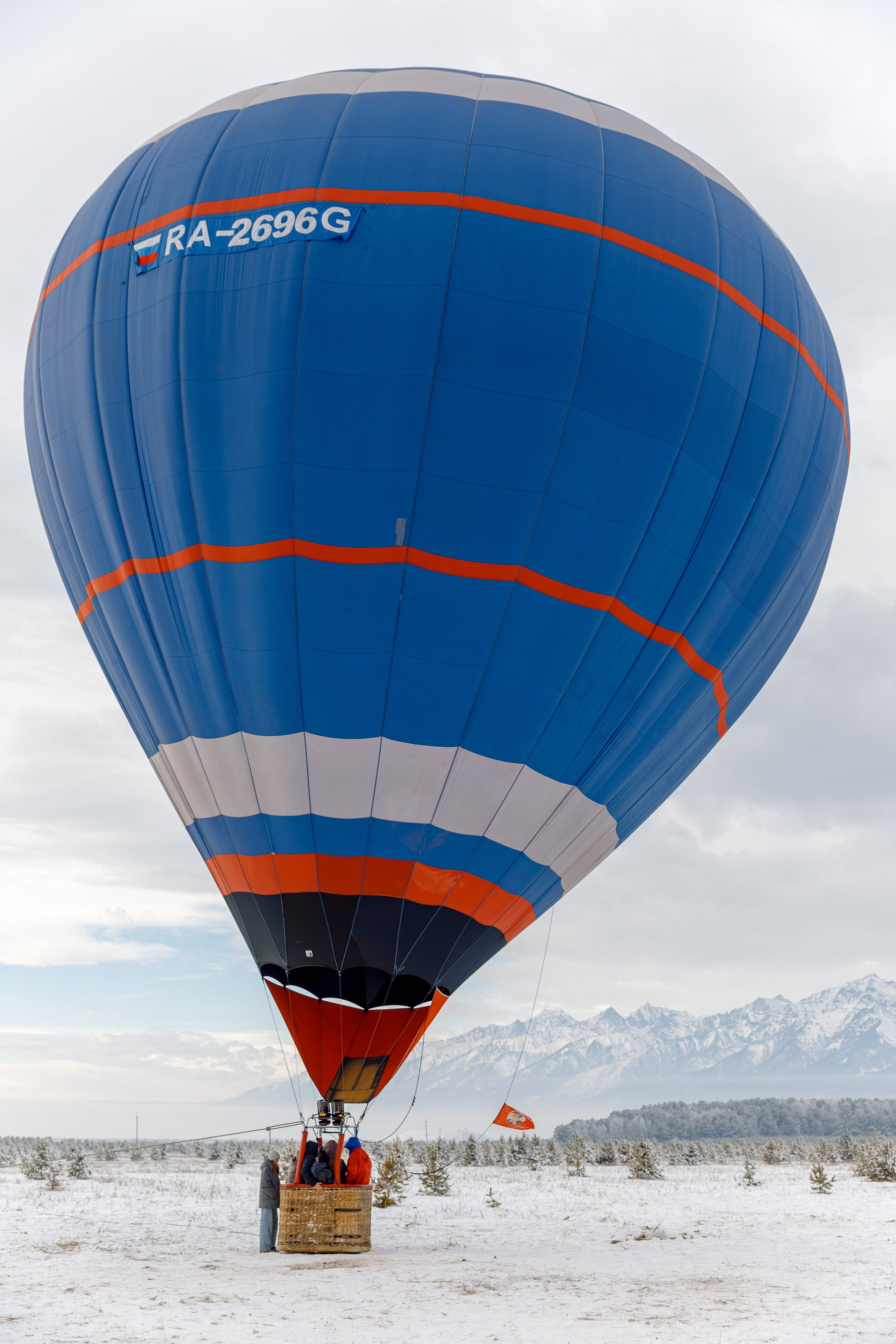 ЯБЛОКИ НА СНЕГУ. Свадебный фотограф Иркутск, репортажный фотограф Иркутск