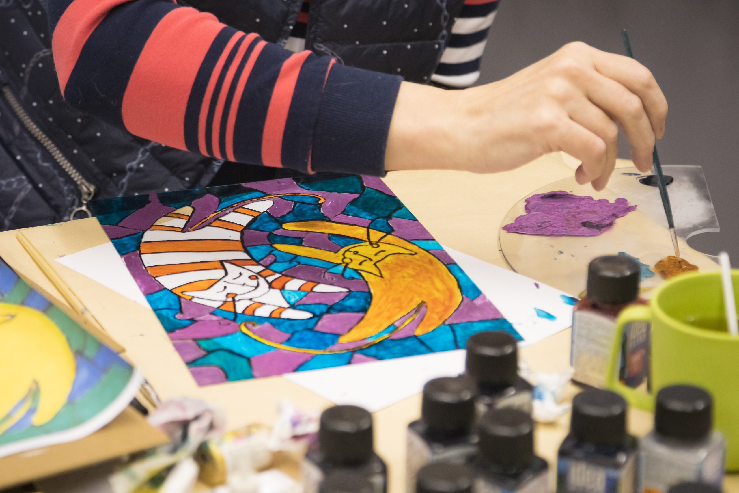 МАСТЕР-КЛАСС ПО ВИТРАЖНОЙ РОСПИСИ. Кризисный и телесно-ориентированный психолог в Москве Печора Катерина✨