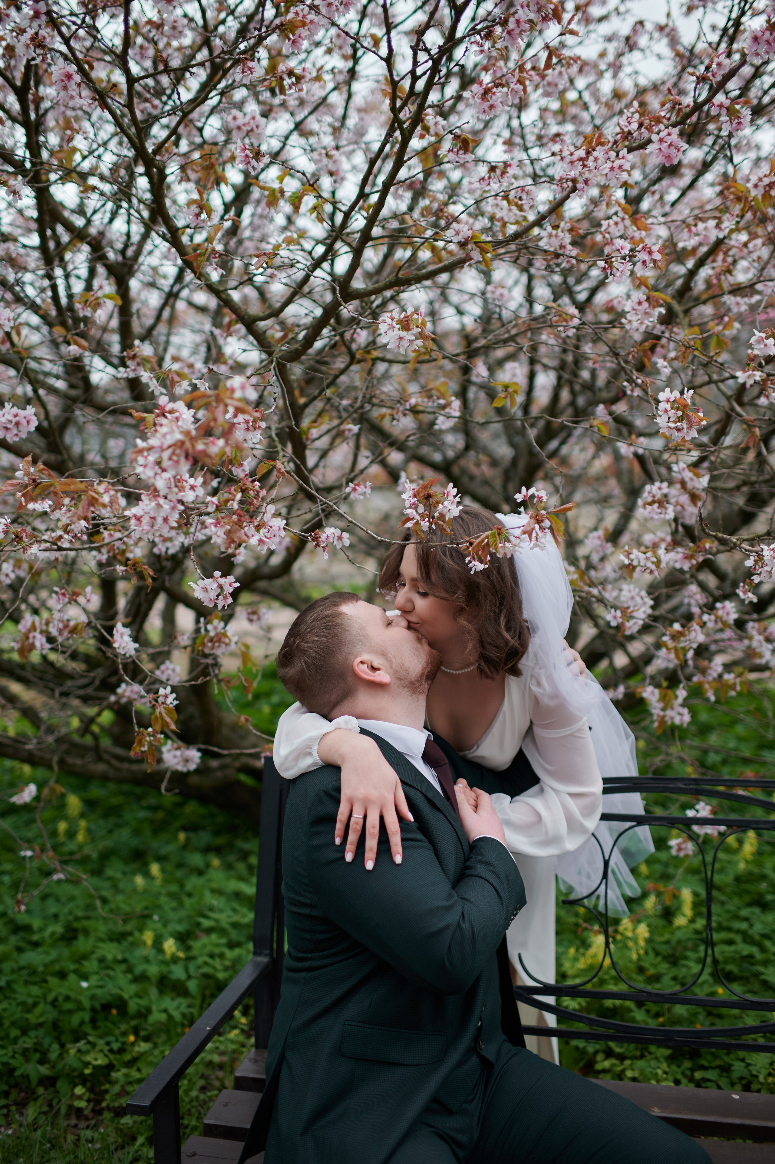 Ксения и Егор (фотосессия в ЗАГСе Петроградского района, Ботаническом саду с сакурой). Портретный, семейный и свадебный фотограф в Санкт-Петербурге и в Пушкине Ширяев Денис