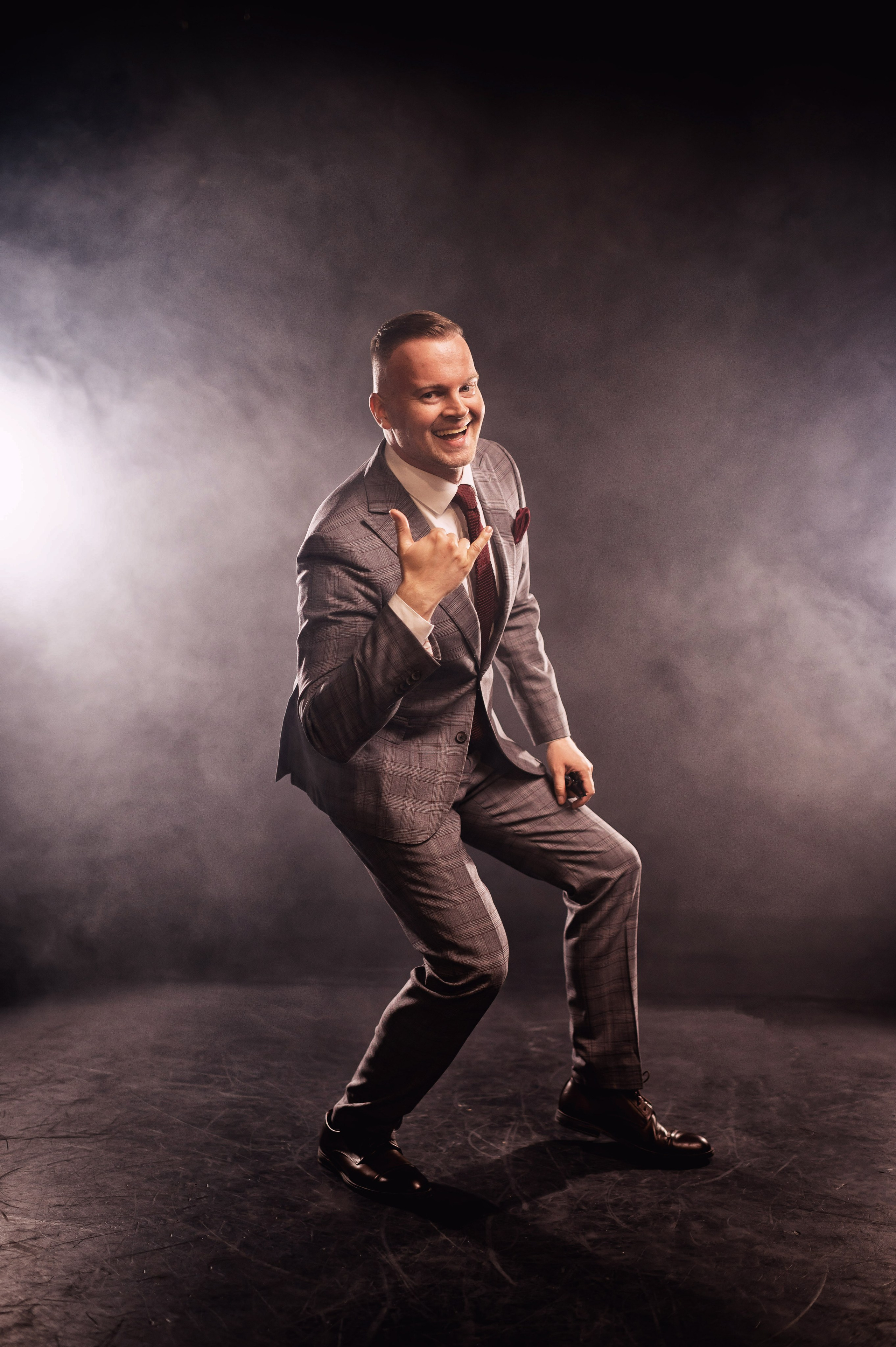 Ты можешь быть разным: деловой или взрывной. Портретный, семейный и свадебный фотограф в Санкт-Петербурге и в Пушкине Ширяев Денис