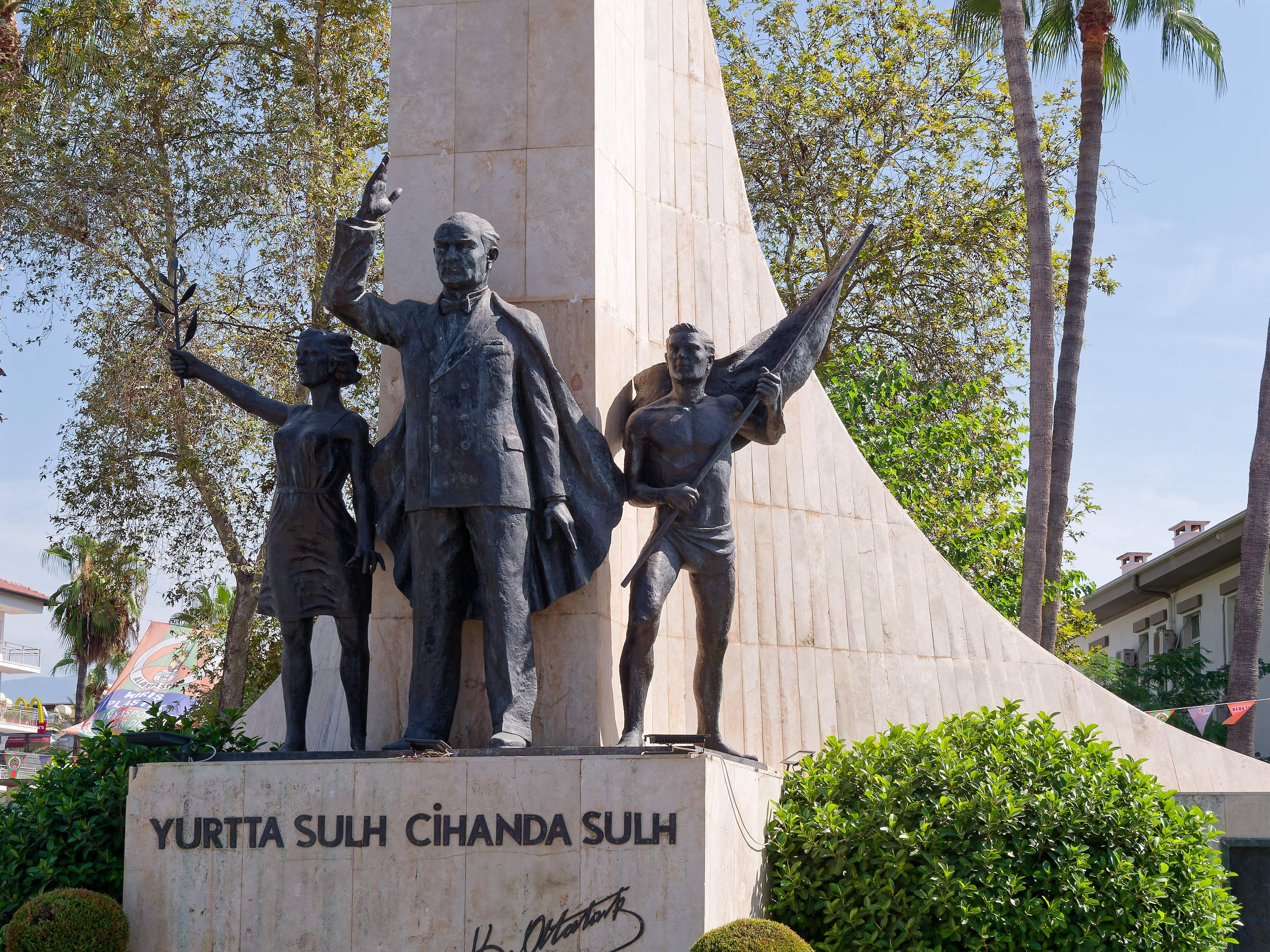 Алания 2025, город, стрит-фото. Избранные фотографии