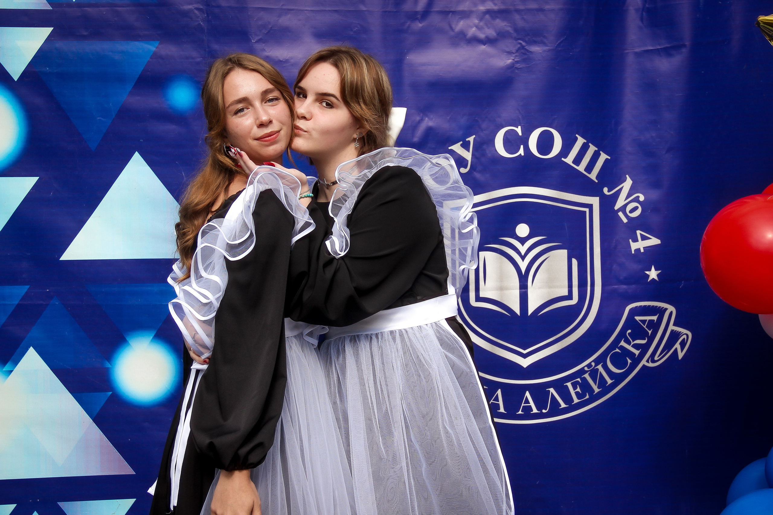 9-11 классы СЪЁМКИ ВЫПУСКНЫХ И ПОСЛЕДНИХ ЗВОНКОВ. Выпускные альбомы для школ и Детских садов в Барнауле /Выпускные/Свадебные/Детские/Семейные и др. виды съёмок /Фотограф Вера Валейко