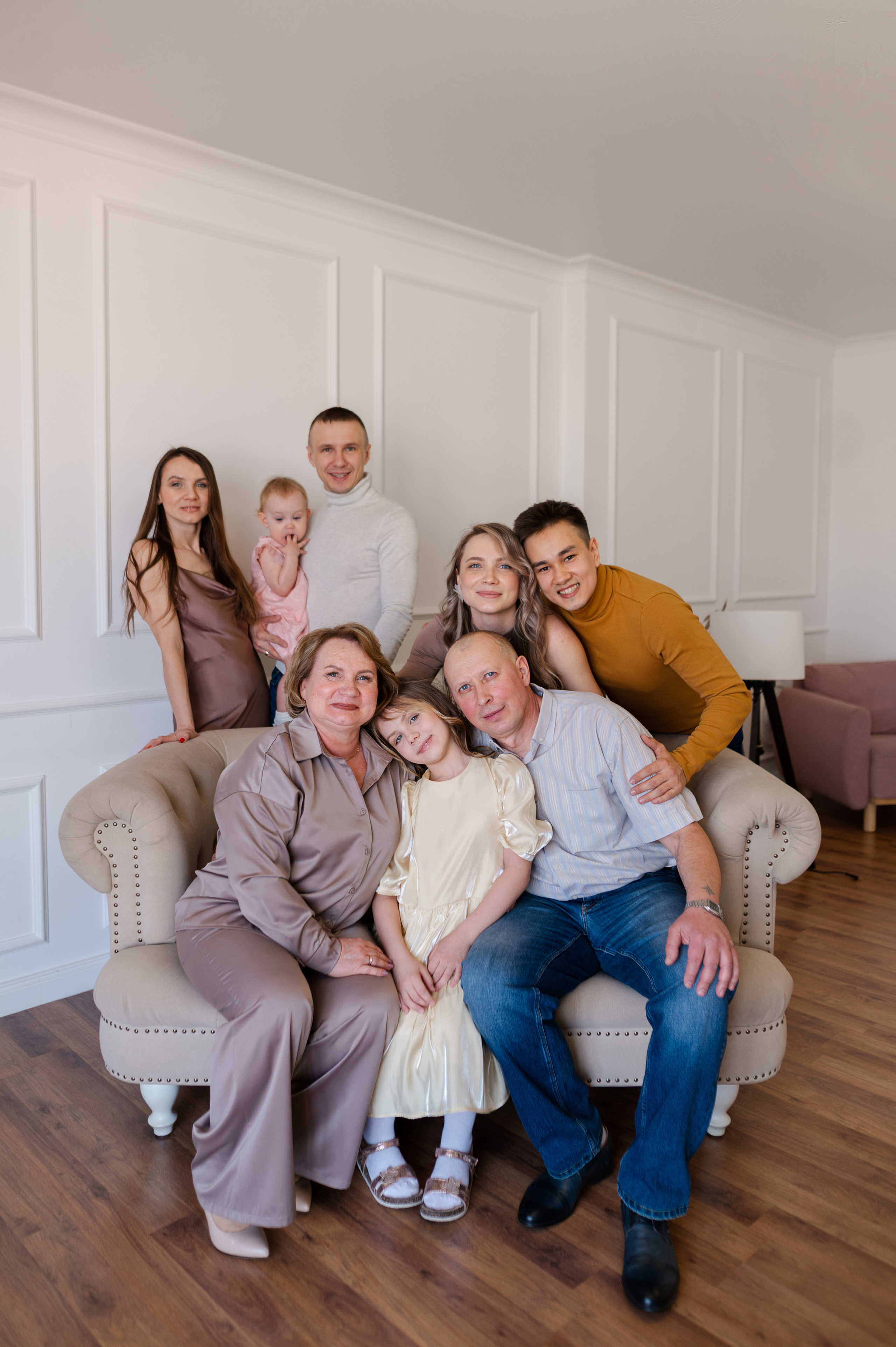 Семейная съёмка в студии. Фотограф в Абакане и Минусинске