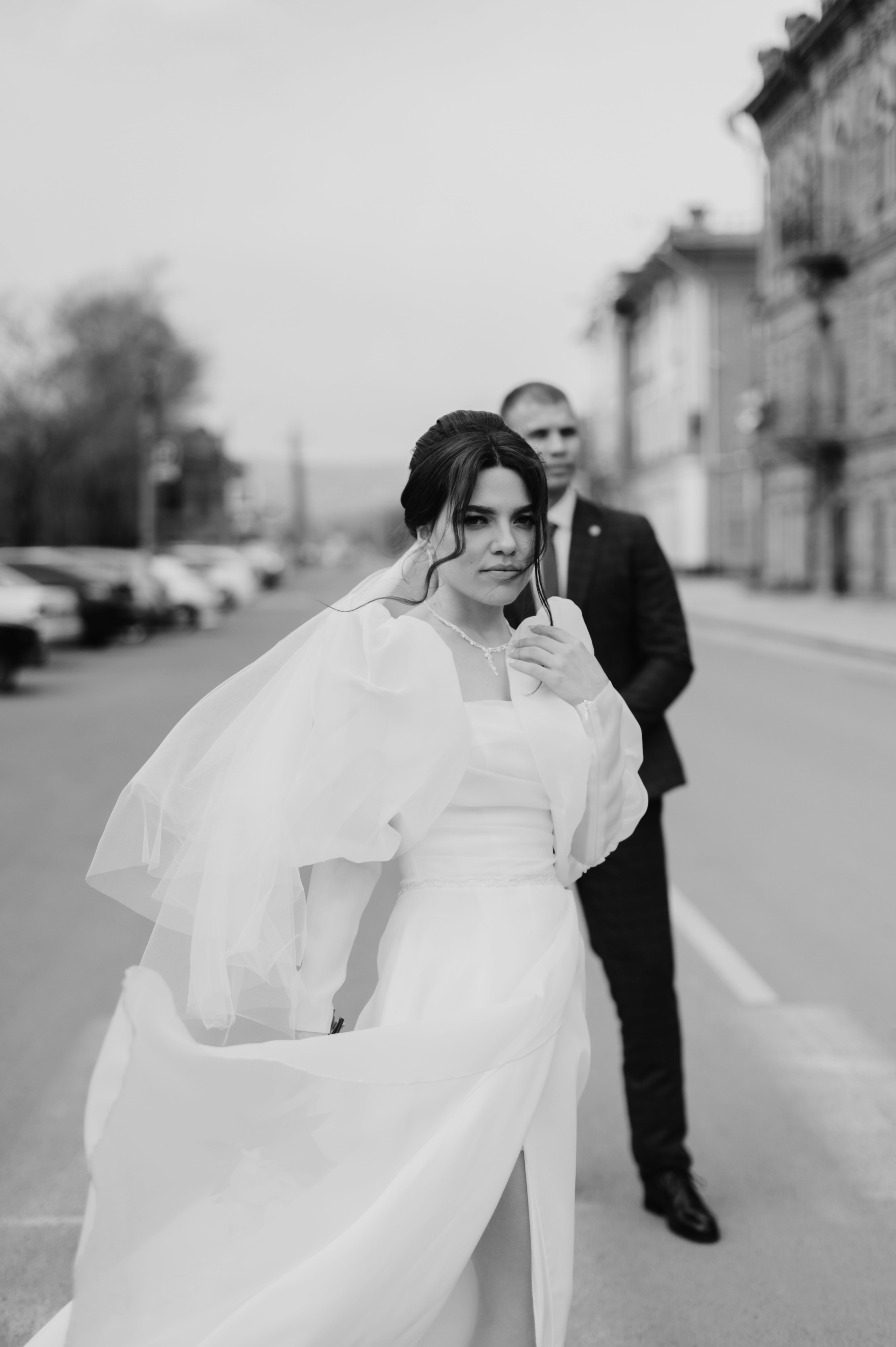 Свадебная прогулка у Драмтеатра. Фотограф в Абакане и Минусинске