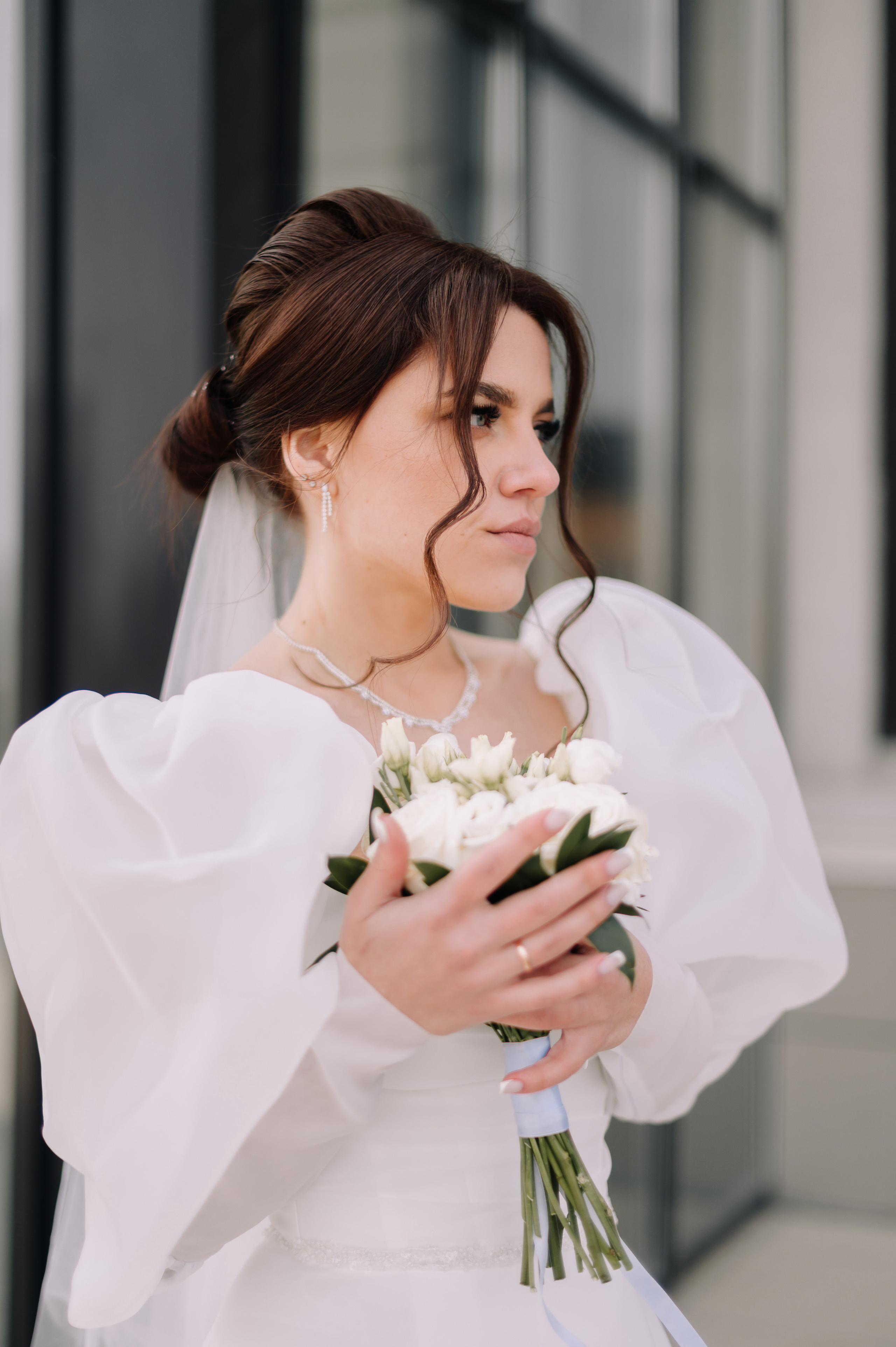 Свадебная прогулка у Драмтеатра. Фотограф в Абакане и Минусинске