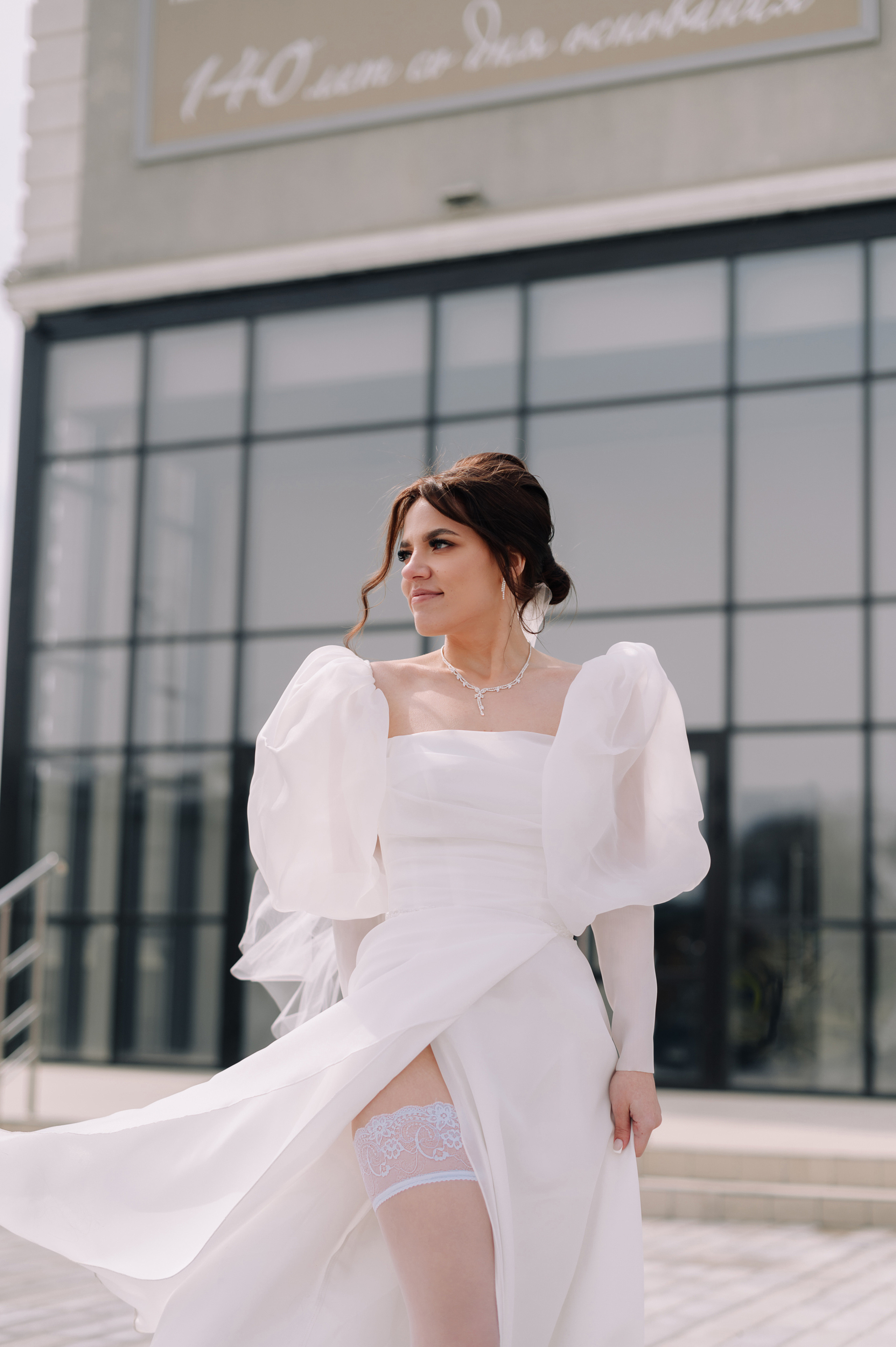 Свадебная прогулка у Драмтеатра. Фотограф в Абакане и Минусинске